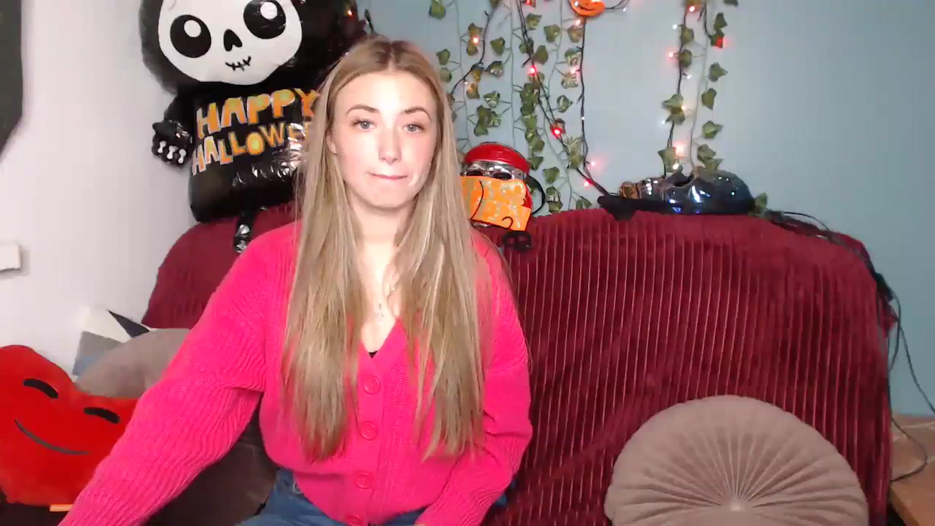Gallery image thumbnail from Klorisse's myfreecams stream on, 10/17/2023, 14:41 image 17 of 20