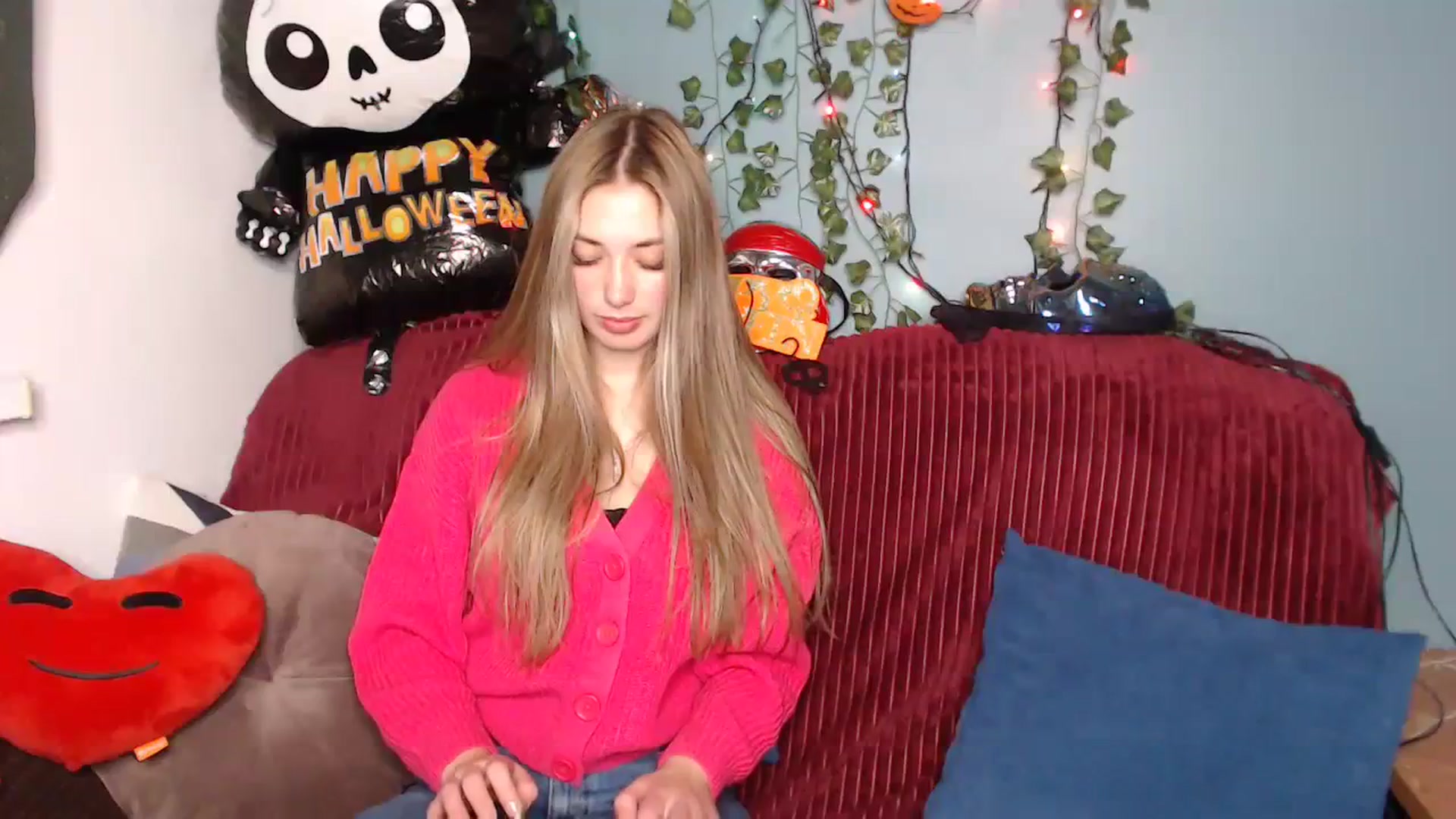 Gallery image thumbnail from Klorisse's myfreecams stream on, 10/17/2023, 14:41 image 9 of 20