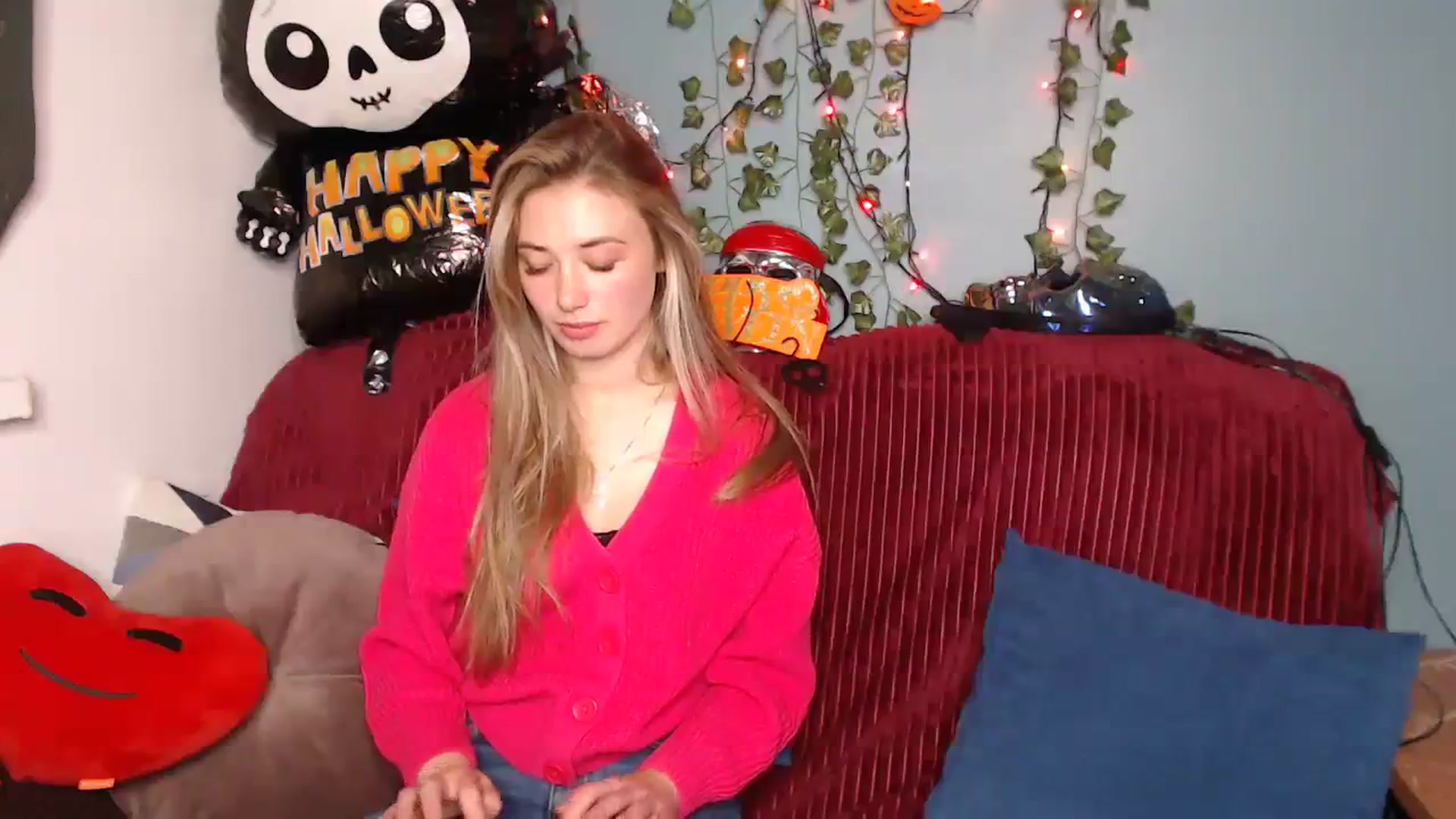 Gallery image thumbnail from Klorisse's myfreecams stream on, 10/17/2023, 14:41 image 14 of 20