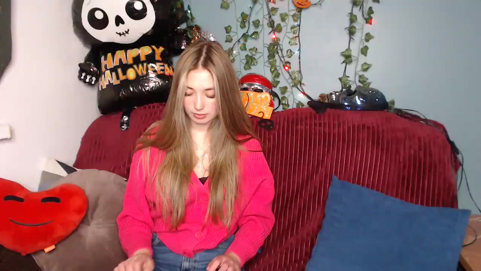 Gallery image thumbnail from Klorisse's myfreecams stream on, 10/17/2023, 14:41 image 11 of 20