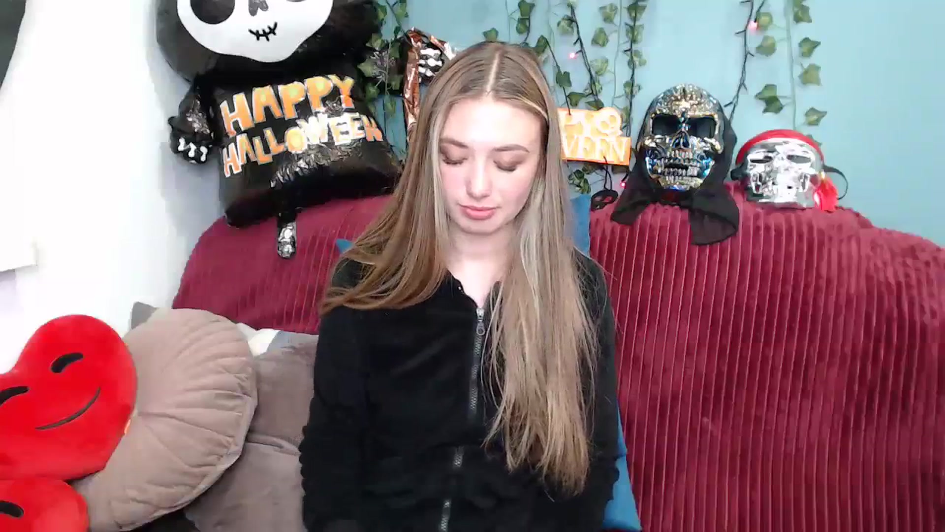 Gallery image thumbnail from Klorisse's myfreecams stream on, 10/18/2023, 14:33 image 5 of 20