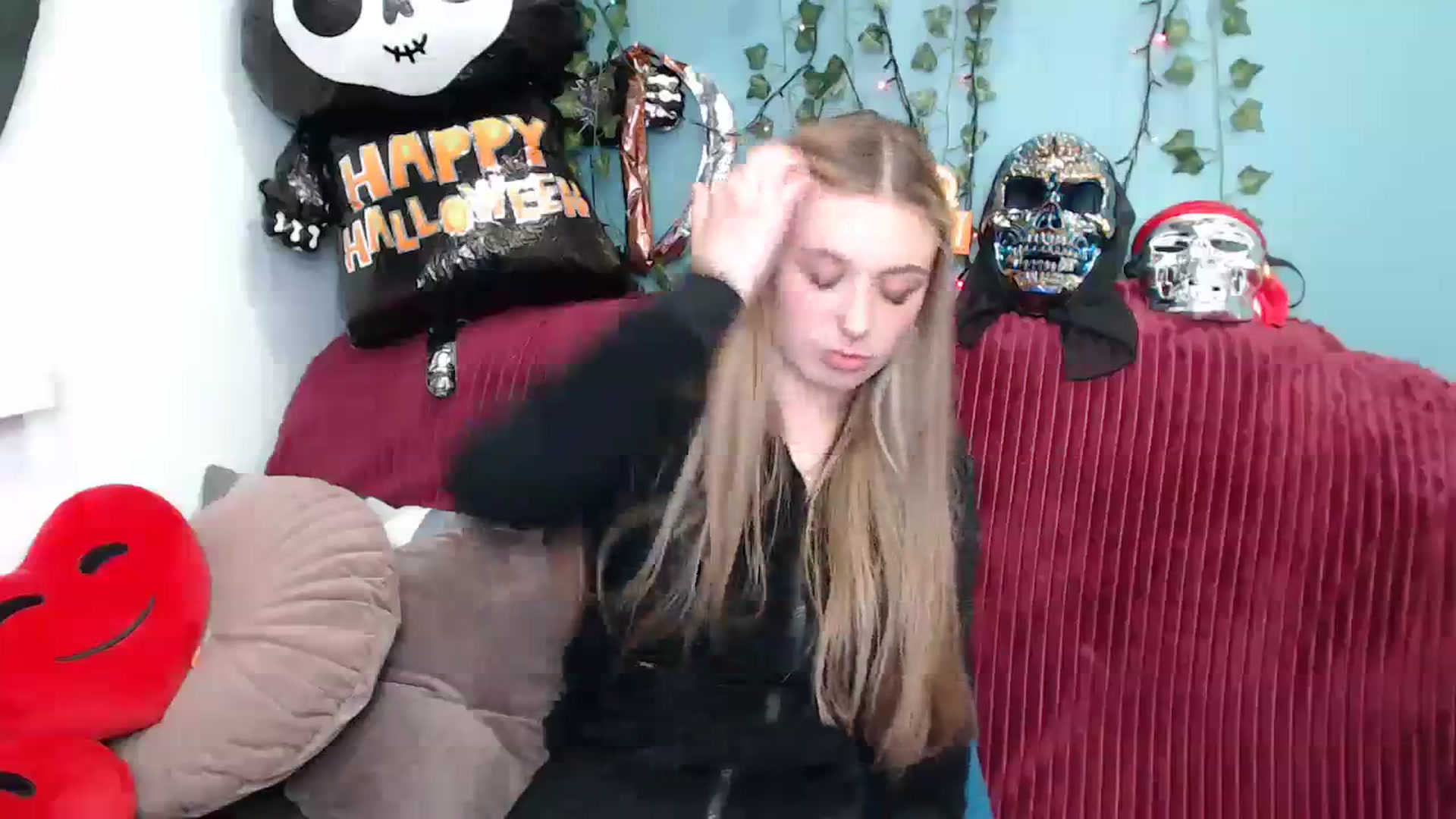 Gallery image thumbnail from Klorisse's myfreecams stream on, 10/18/2023, 14:33 image 18 of 20