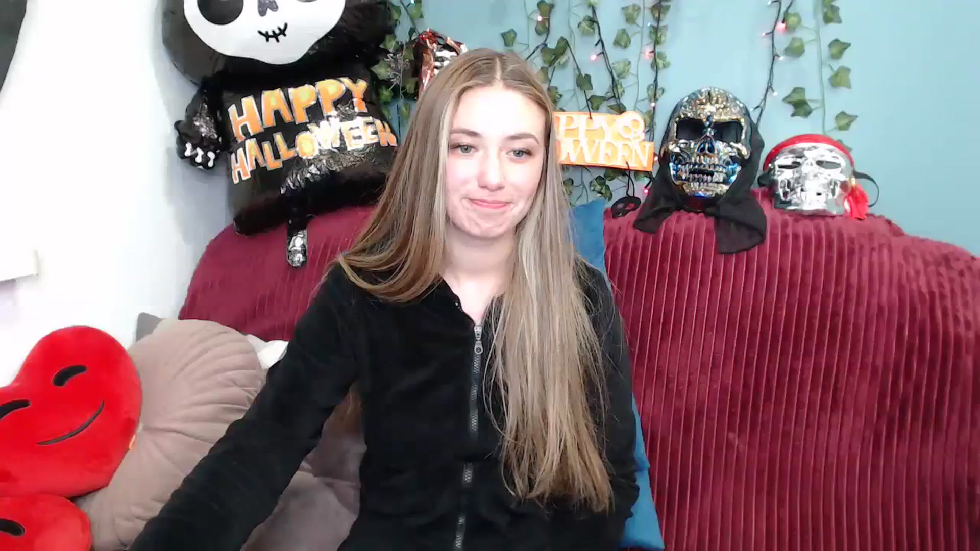 Gallery image thumbnail from Klorisse's myfreecams stream on, 10/18/2023, 14:33 image 4 of 20