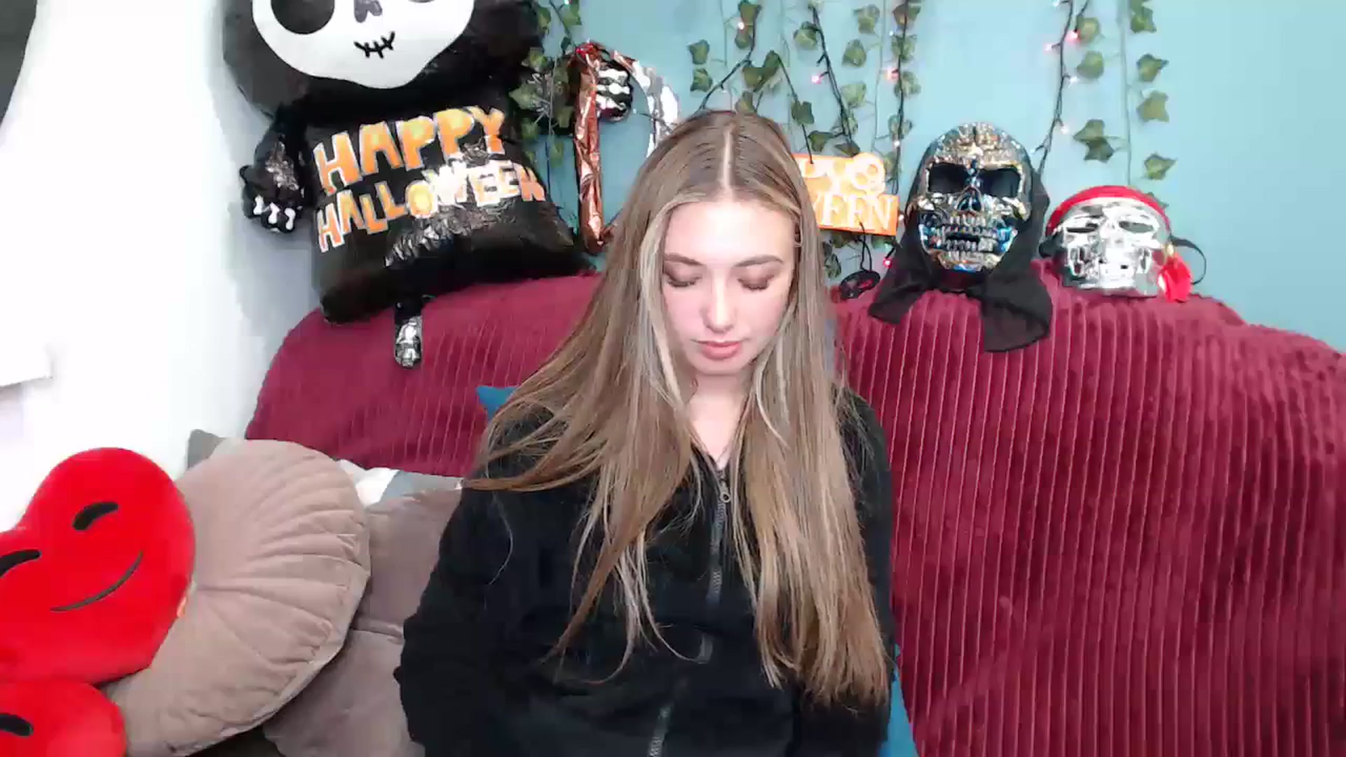 Gallery image thumbnail from Klorisse's myfreecams stream on, 10/18/2023, 14:33 image 20 of 20