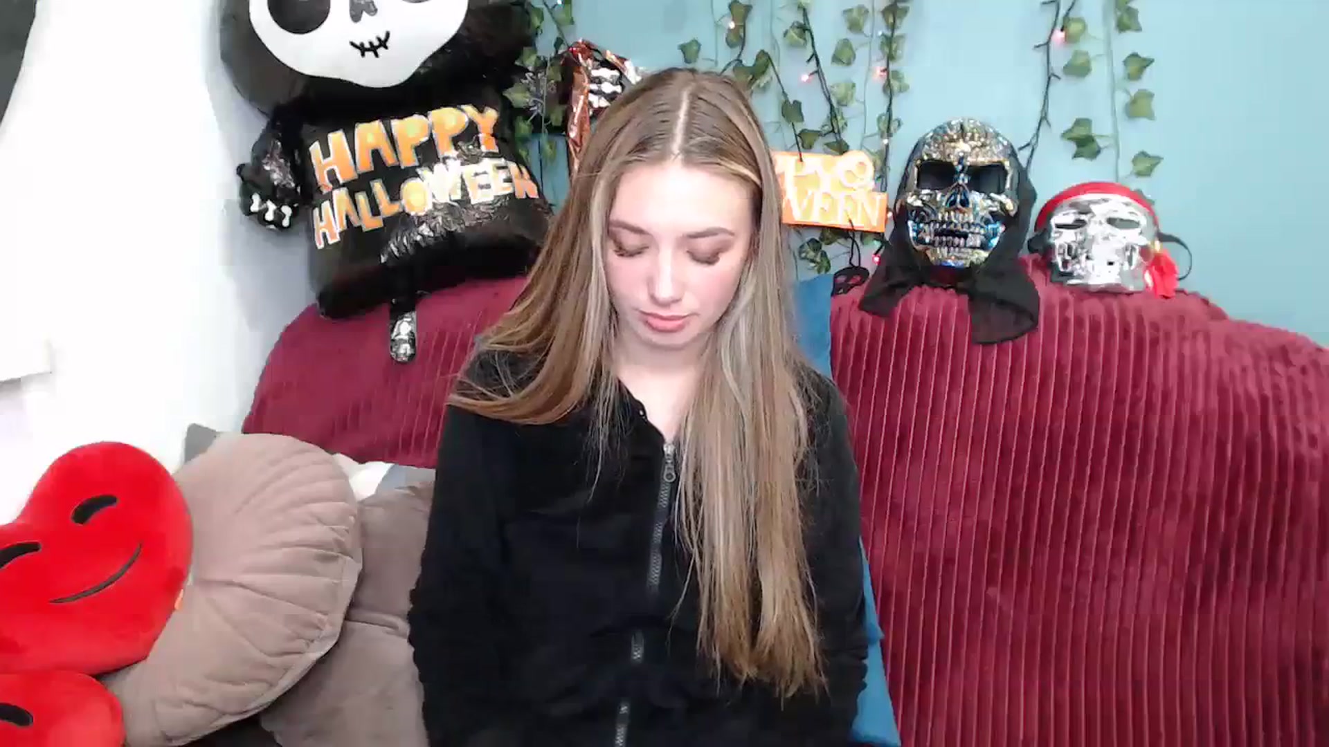Gallery image thumbnail from Klorisse's myfreecams stream on, 10/18/2023, 14:33 image 8 of 20