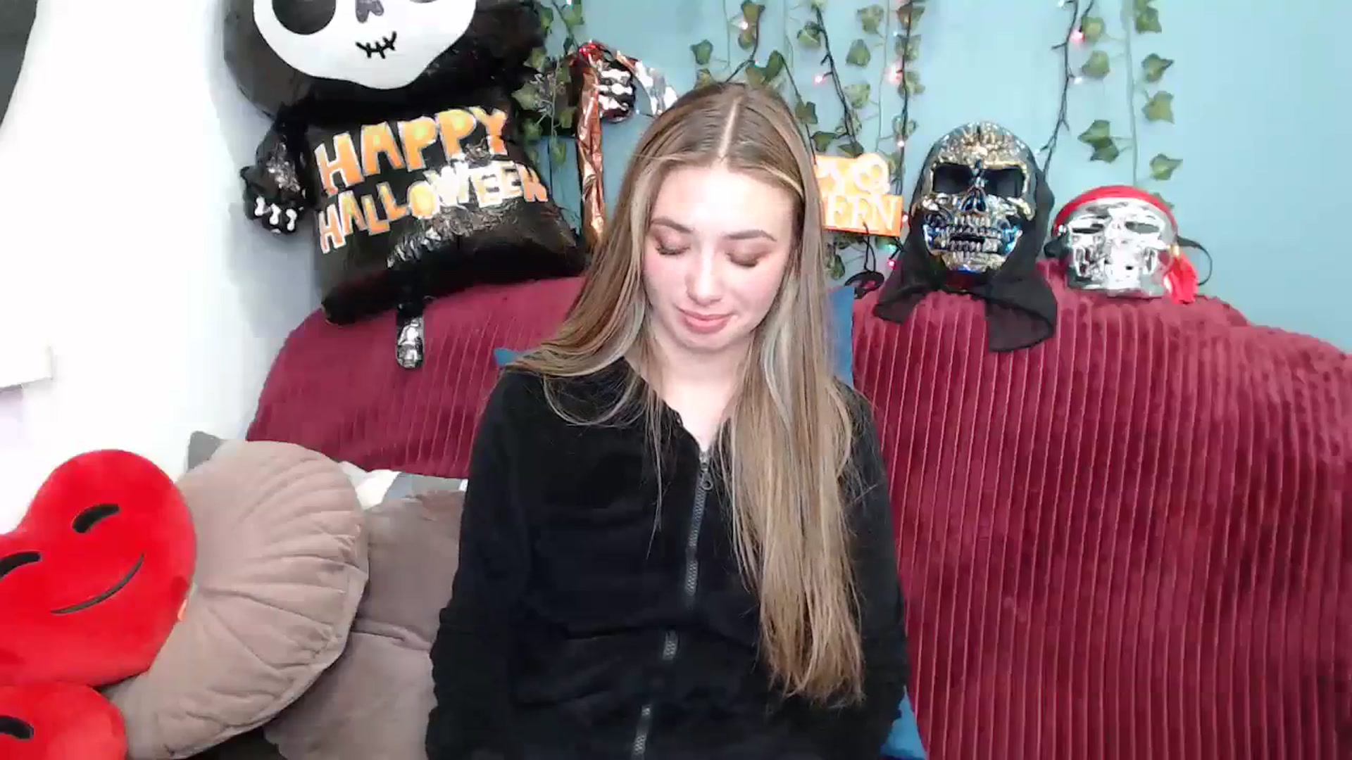 Gallery image thumbnail from Klorisse's myfreecams stream on, 10/18/2023, 14:33 image 11 of 20