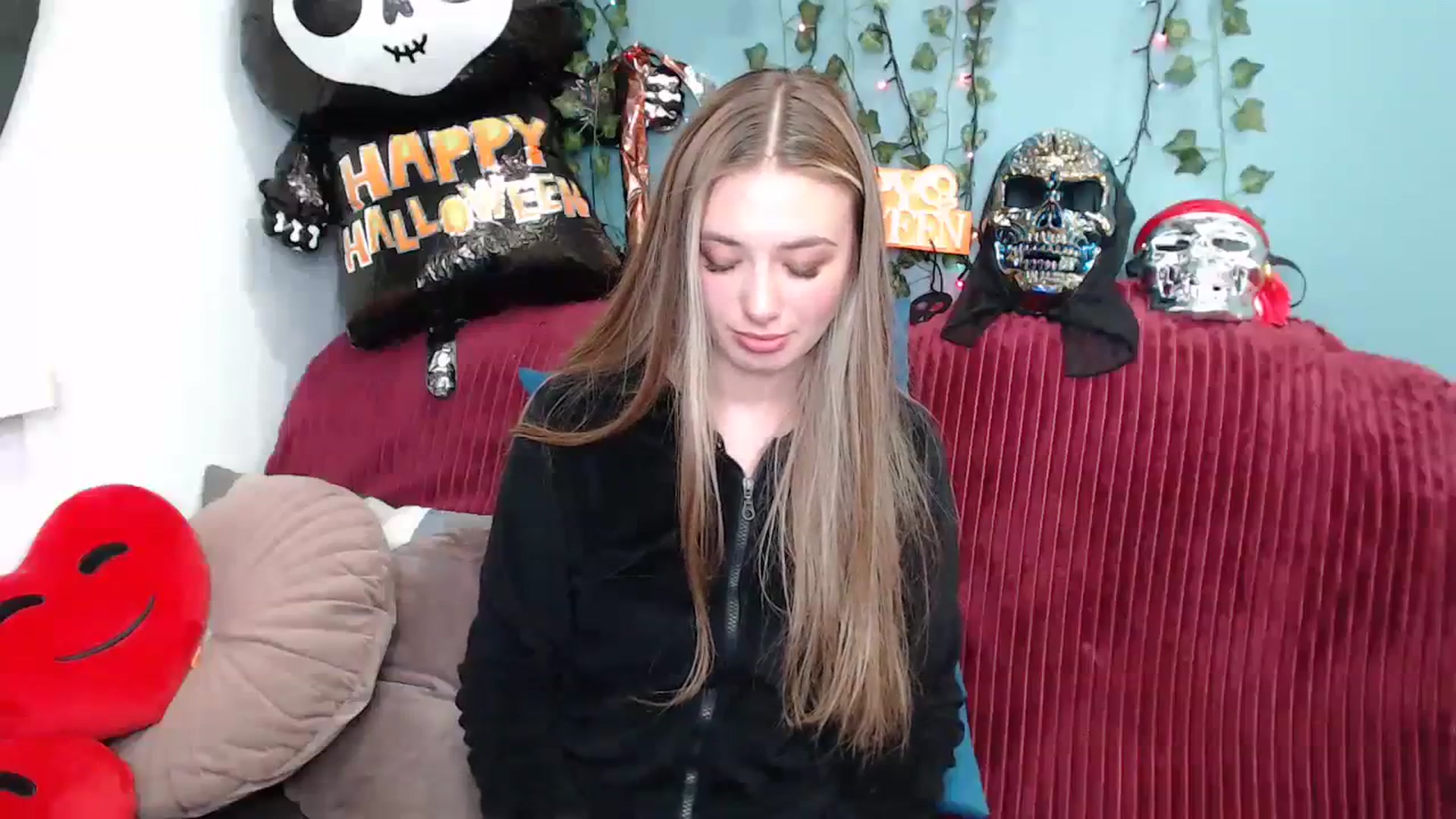 Gallery image thumbnail from Klorisse's myfreecams stream on, 10/18/2023, 14:33 image 3 of 20