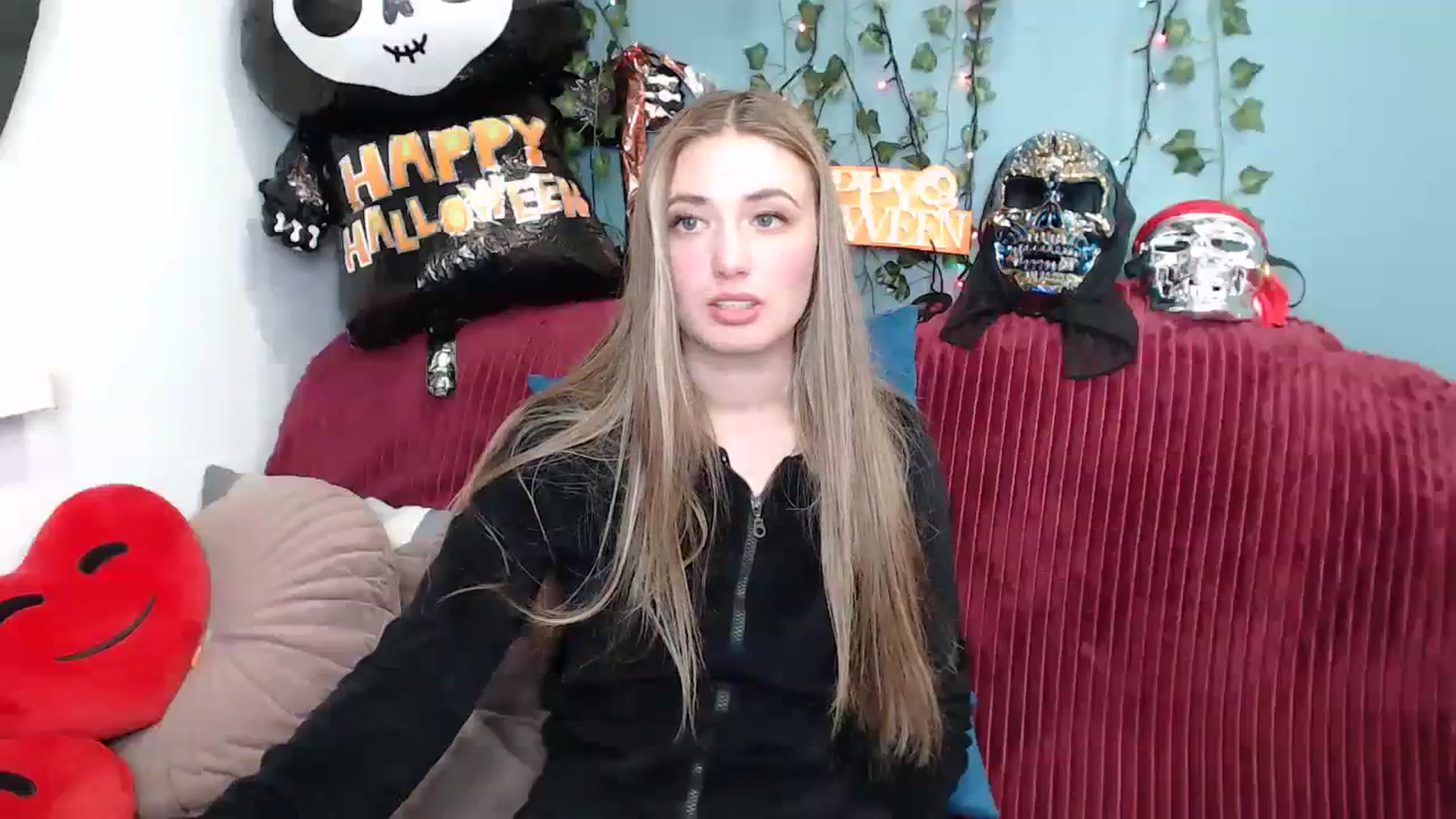 Gallery image thumbnail from Klorisse's myfreecams stream on, 10/18/2023, 14:33 image 13 of 20