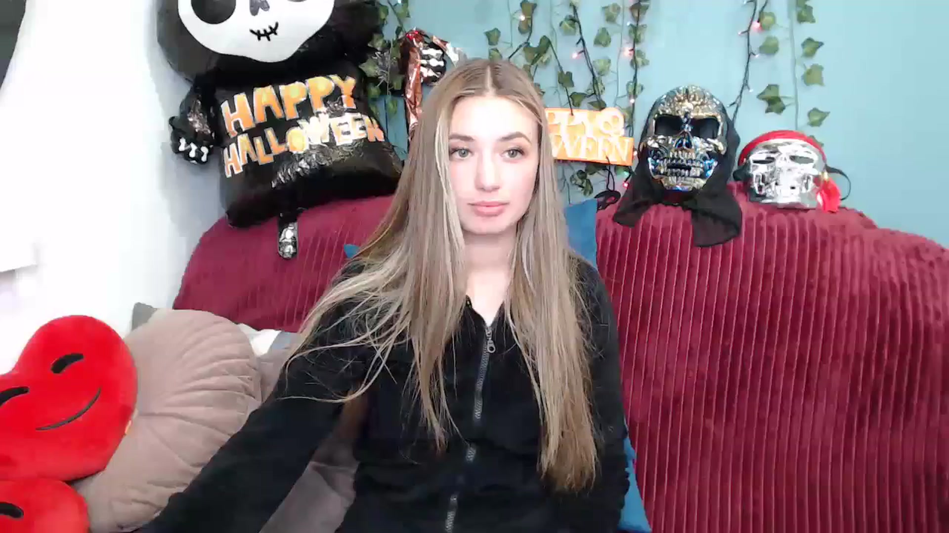 Gallery image thumbnail from Klorisse's myfreecams stream on, 10/18/2023, 14:33 image 15 of 20