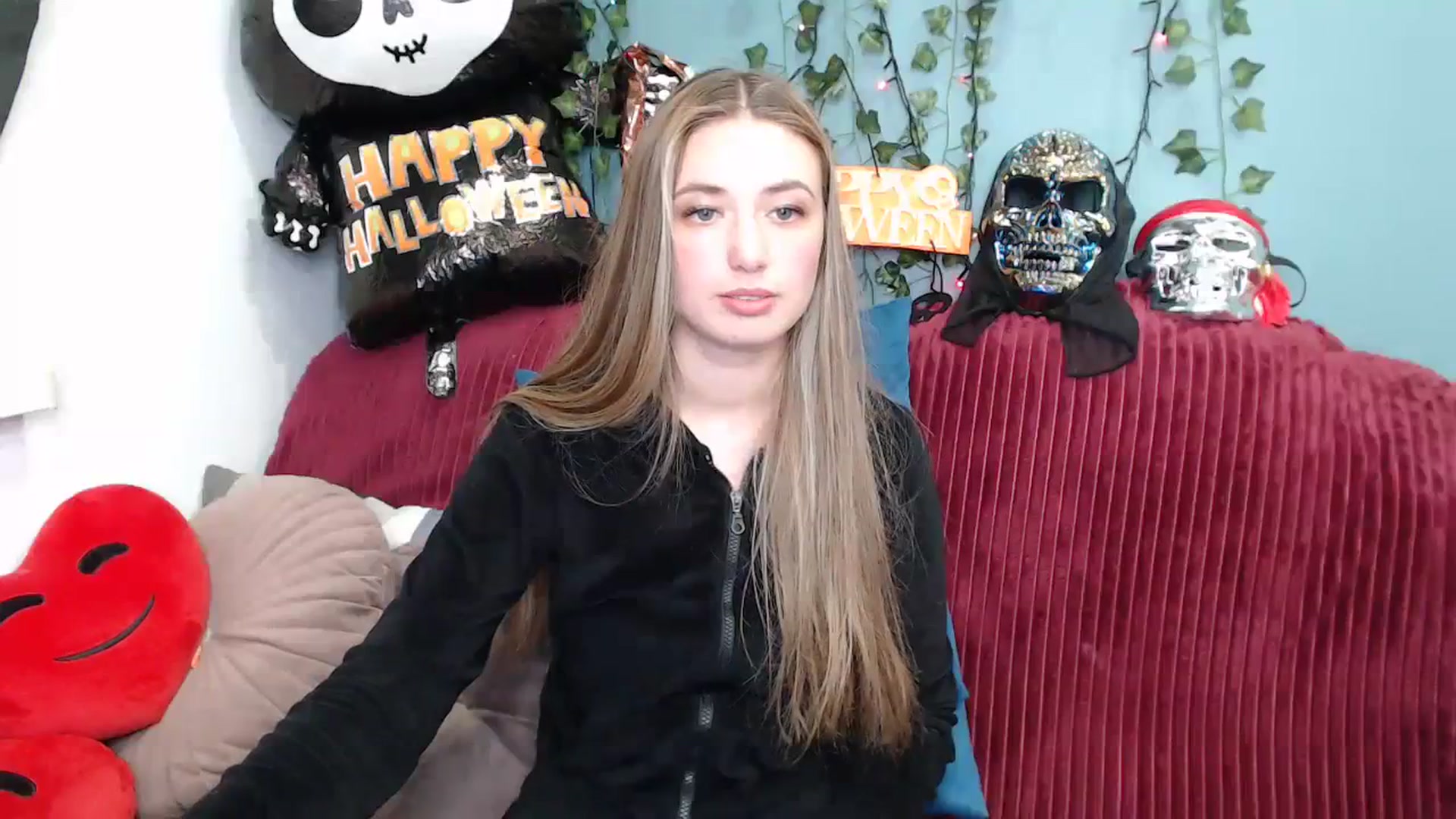 Gallery image thumbnail from Klorisse's myfreecams stream on, 10/18/2023, 14:33 image 6 of 20