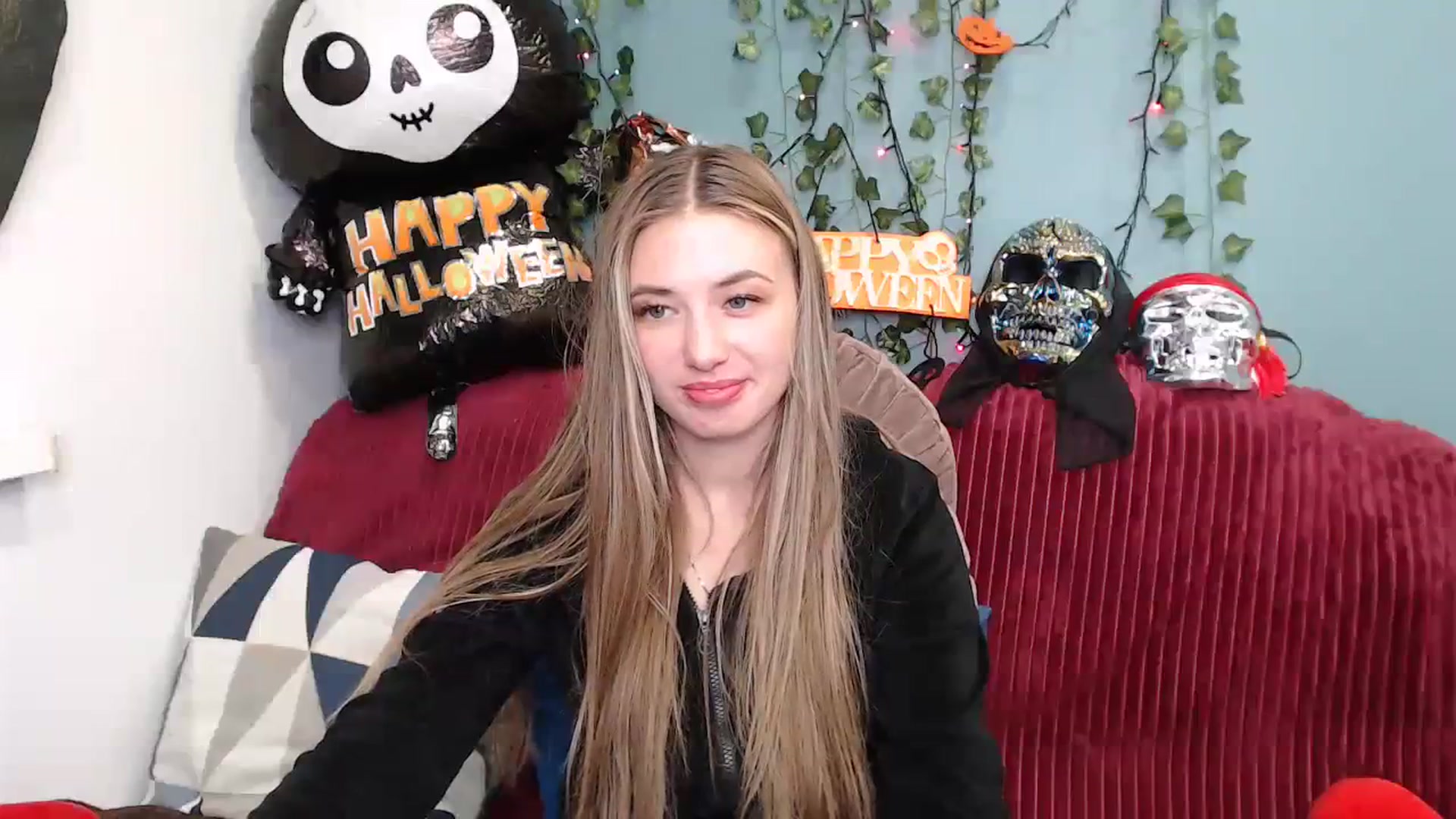 Gallery image thumbnail from Klorisse's myfreecams stream on, 10/18/2023, 15:45 image 18 of 20
