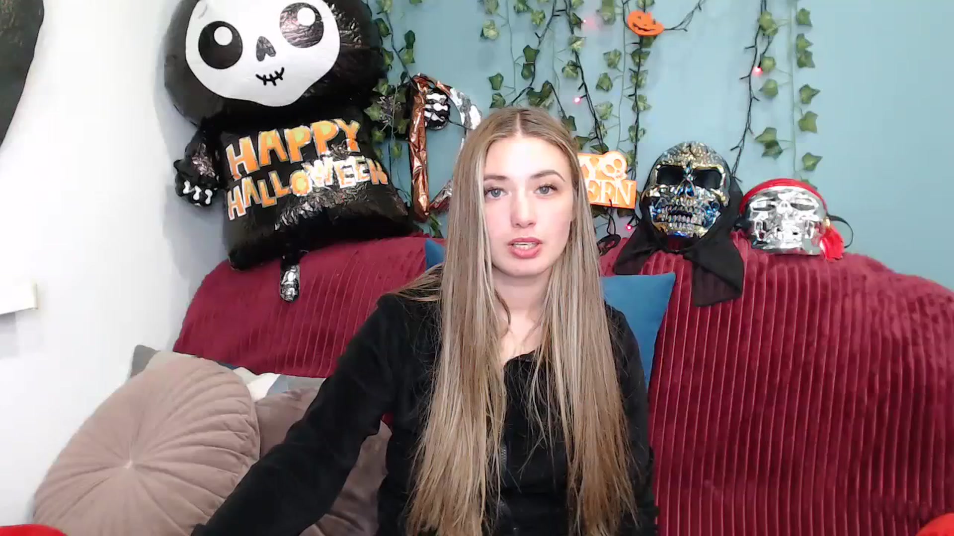 Gallery image thumbnail from Klorisse's myfreecams stream on, 10/18/2023, 15:45 image 3 of 20
