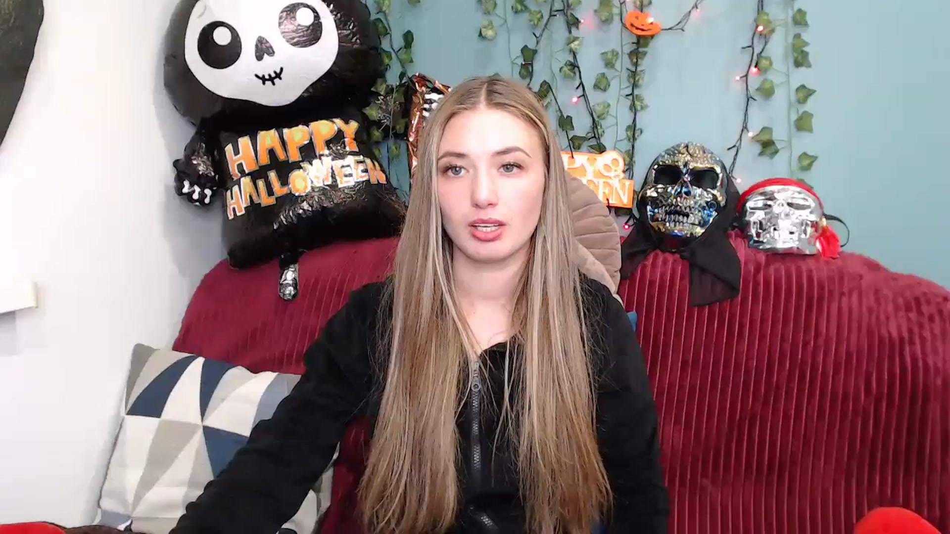 Gallery image thumbnail from Klorisse's myfreecams stream on, 10/18/2023, 15:45 image 12 of 20