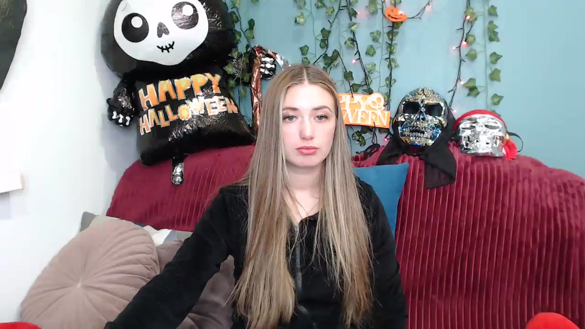 Gallery image thumbnail from Klorisse's myfreecams stream on, 10/18/2023, 15:45 image 6 of 20
