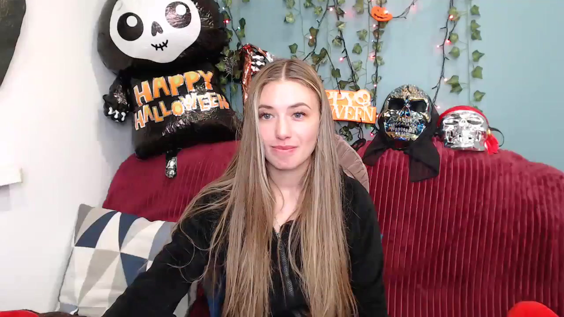 Gallery image thumbnail from Klorisse's myfreecams stream on, 10/18/2023, 15:45 image 20 of 20