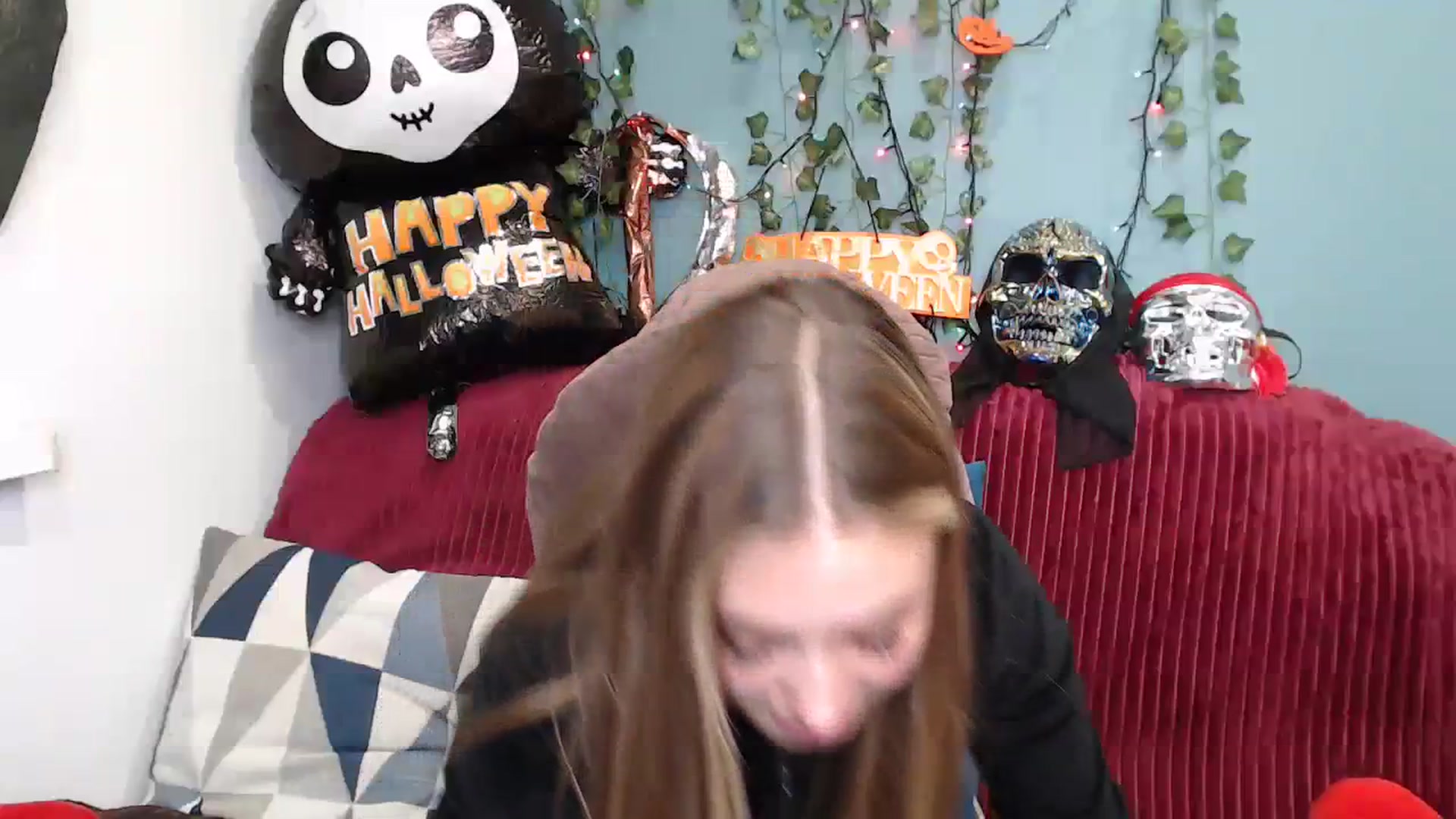Gallery image thumbnail from Klorisse's myfreecams stream on, 10/18/2023, 15:45 image 17 of 20