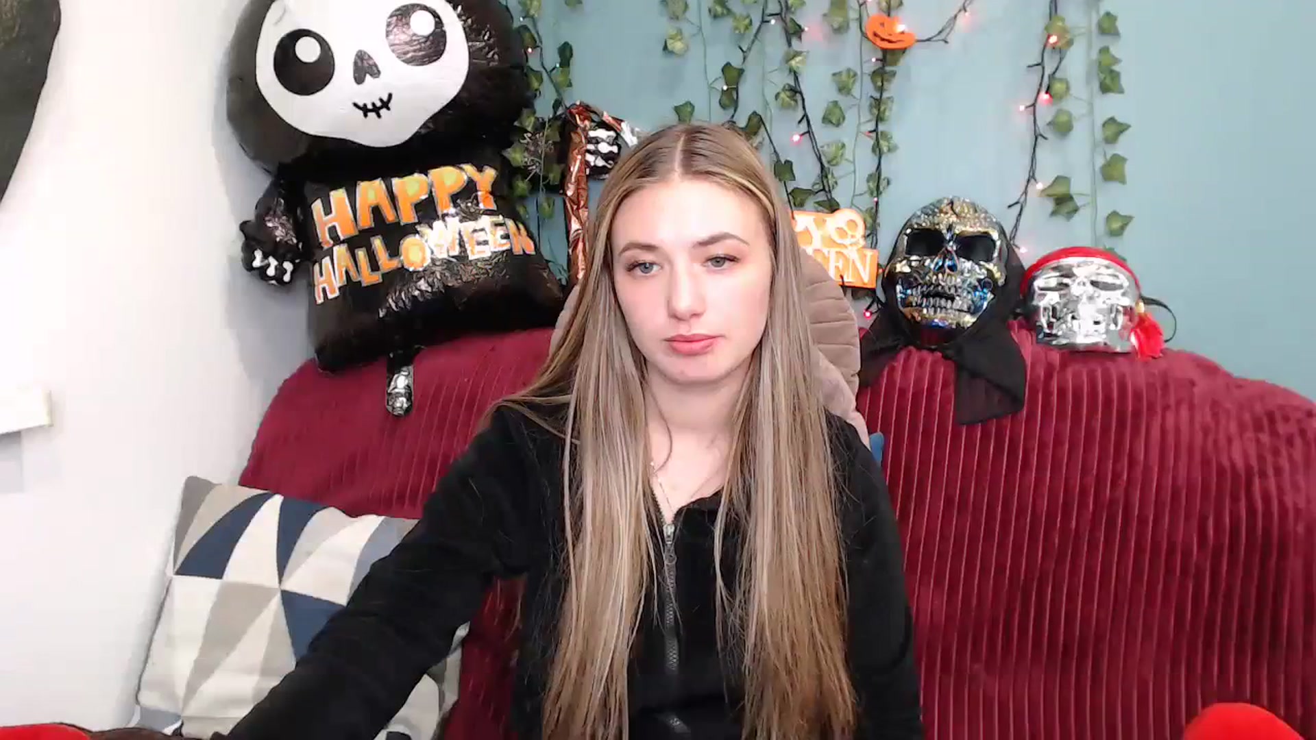 Gallery image thumbnail from Klorisse's myfreecams stream on, 10/18/2023, 15:45 image 15 of 20