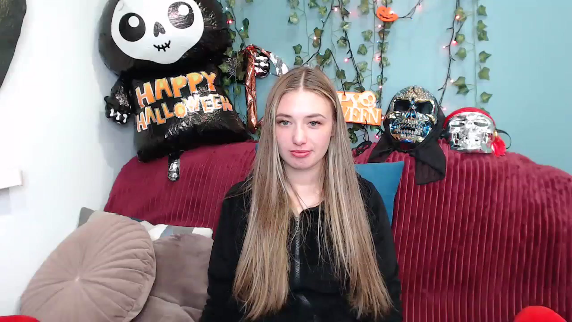 Gallery image thumbnail from Klorisse's myfreecams stream on, 10/18/2023, 15:45 image 11 of 20