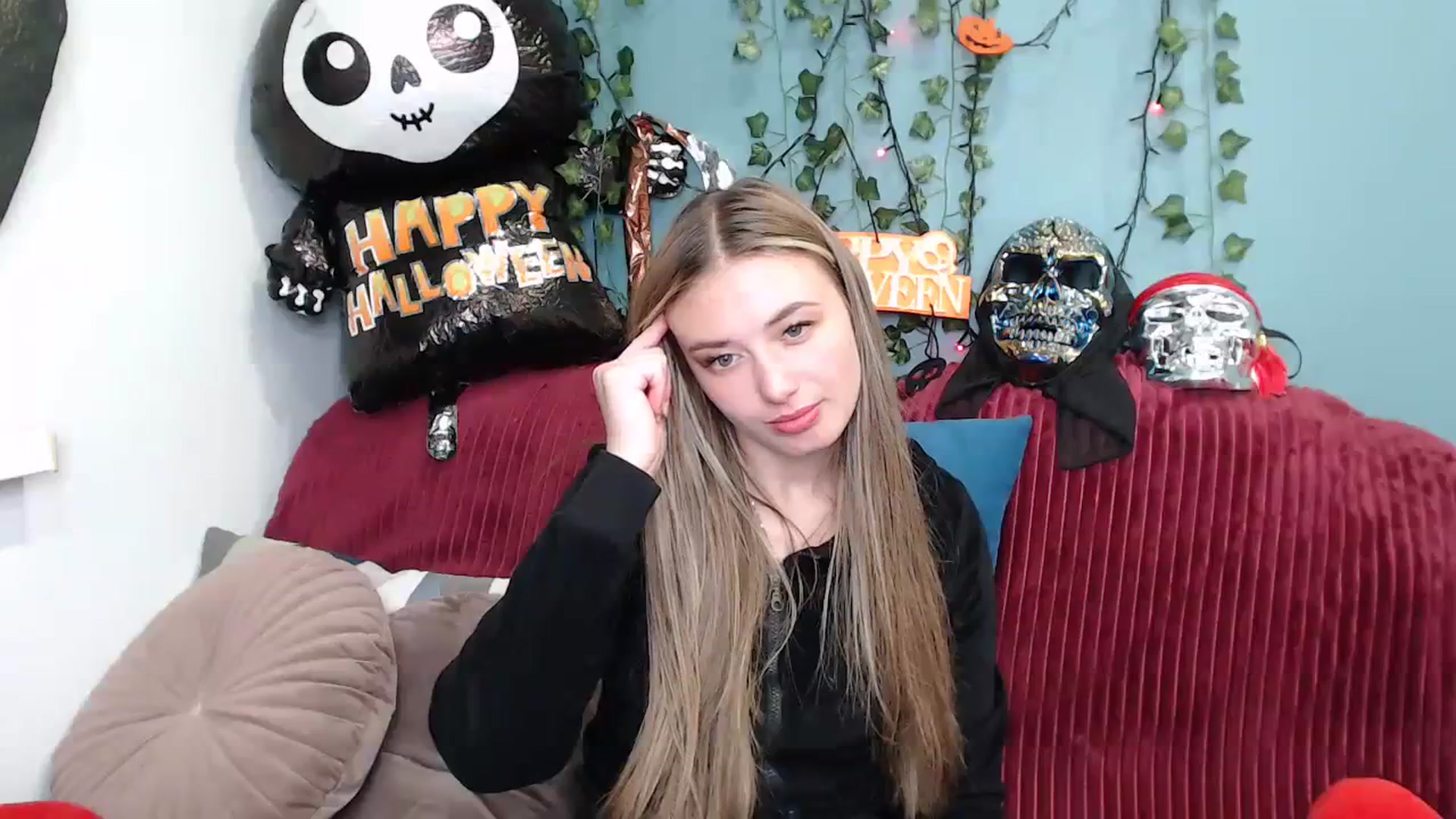 Gallery image thumbnail from Klorisse's myfreecams stream on, 10/18/2023, 15:45 image 9 of 20