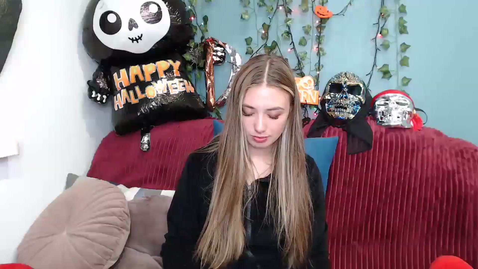 Gallery image thumbnail from Klorisse's myfreecams stream on, 10/18/2023, 15:45 image 8 of 20