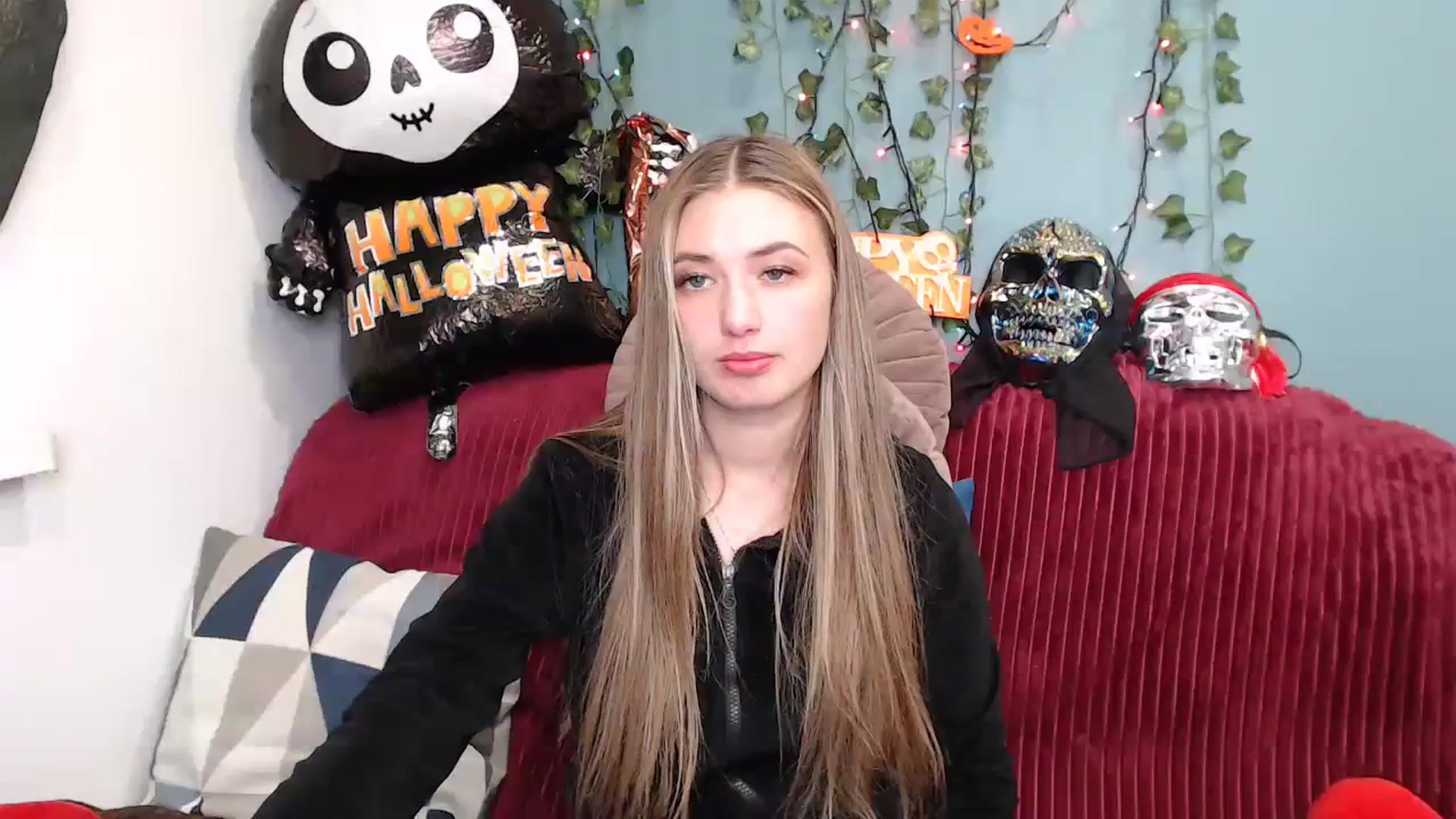Gallery image thumbnail from Klorisse's myfreecams stream on, 10/18/2023, 15:45 image 14 of 20