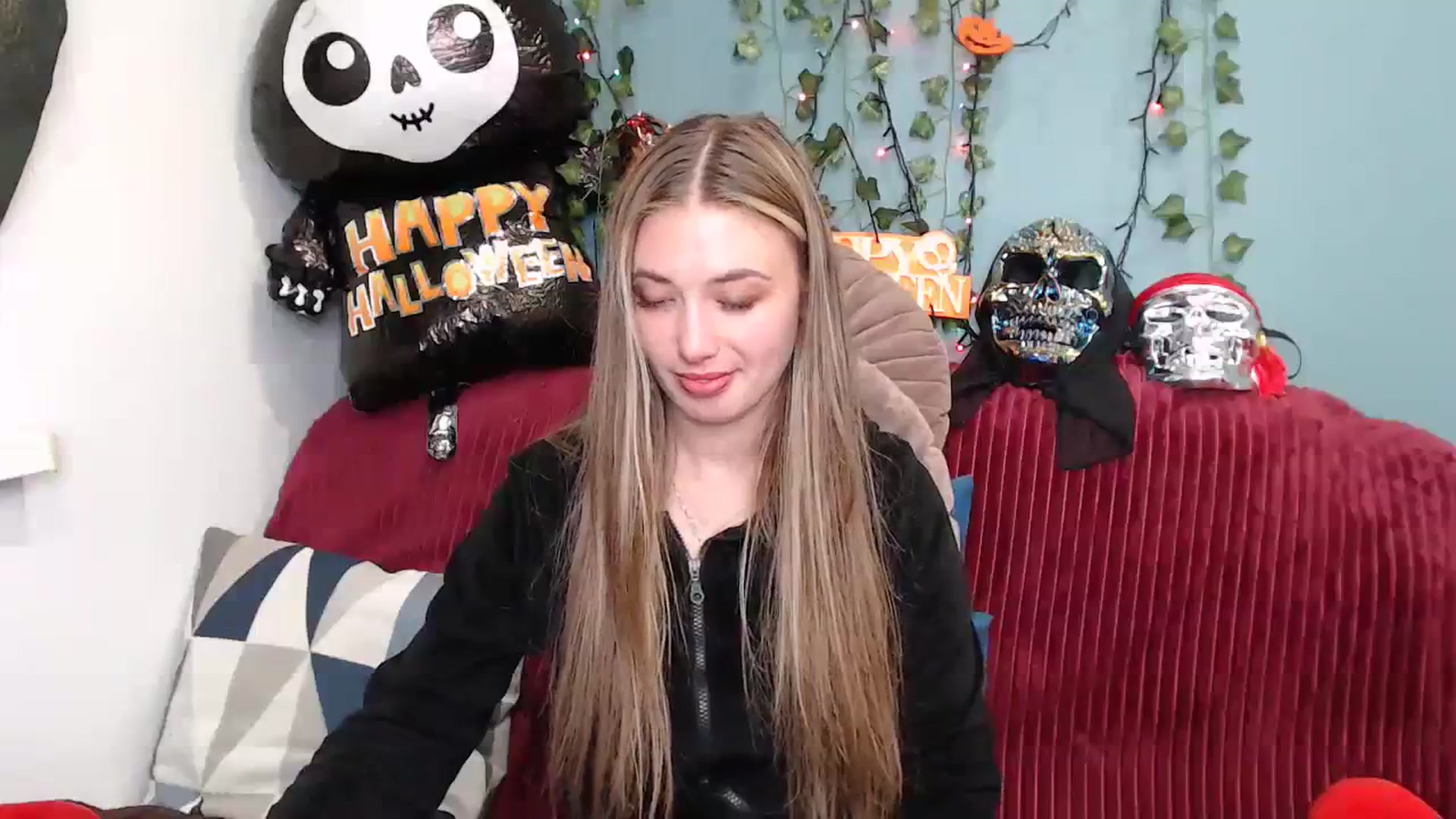 Gallery image thumbnail from Klorisse's myfreecams stream on, 10/18/2023, 15:45 image 13 of 20