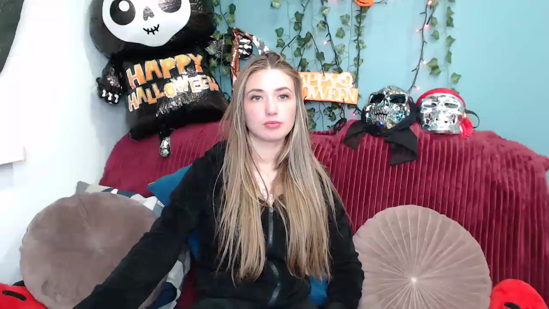 Gallery image thumbnail from Klorisse's myfreecams stream on, 10/18/2023, 17:23 image 7 of 20