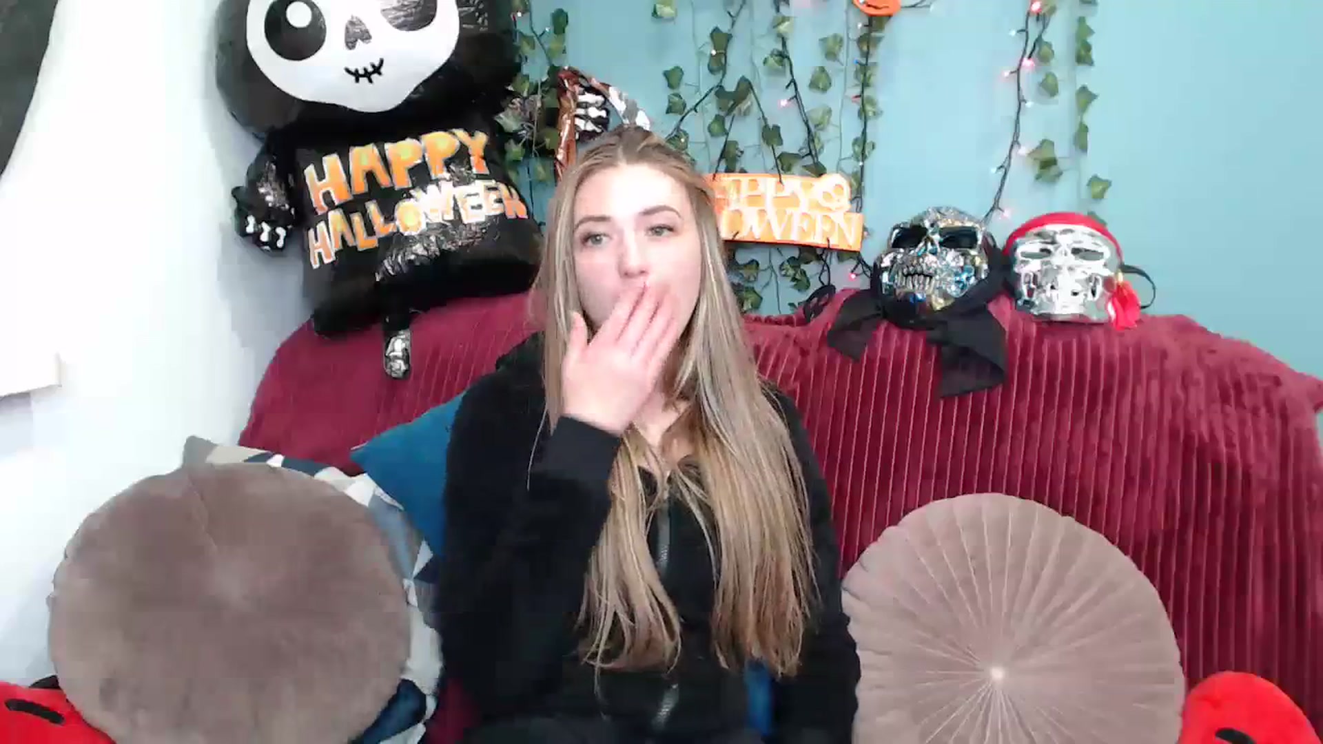 Gallery image thumbnail from Klorisse's myfreecams stream on, 10/18/2023, 17:23 image 8 of 20