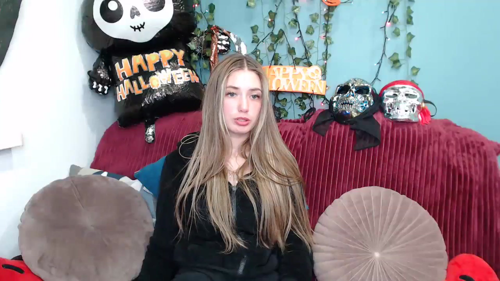 Gallery image thumbnail from Klorisse's myfreecams stream on, 10/18/2023, 17:23 image 13 of 20