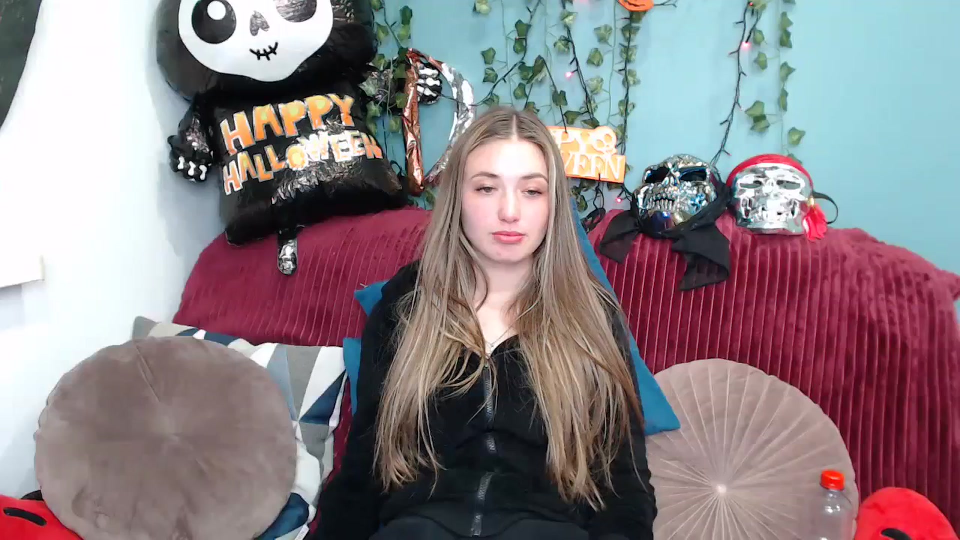 Gallery image thumbnail from Klorisse's myfreecams stream on, 10/18/2023, 17:23 image 20 of 20