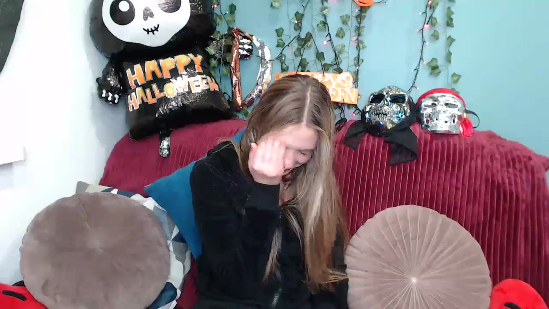 Gallery image thumbnail from Klorisse's myfreecams stream on, 10/18/2023, 17:23 image 11 of 20
