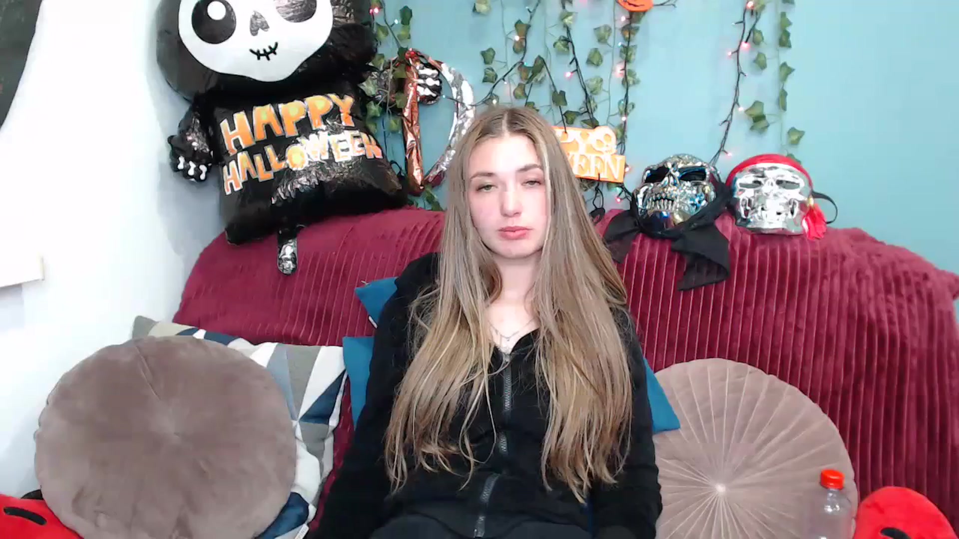 Gallery image thumbnail from Klorisse's myfreecams stream on, 10/18/2023, 17:23 image 19 of 20