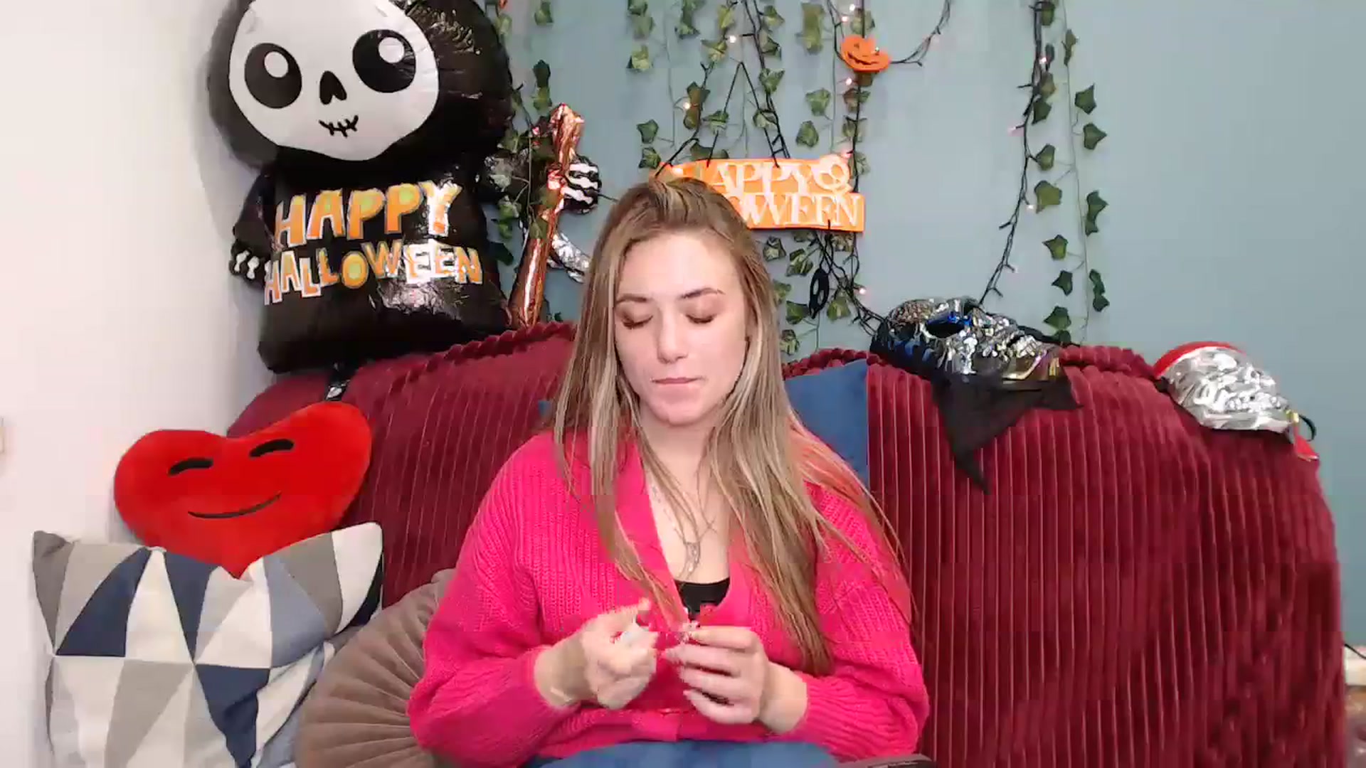 Gallery image thumbnail from Klorisse's myfreecams stream on, 10/19/2023, 16:57 image 6 of 20