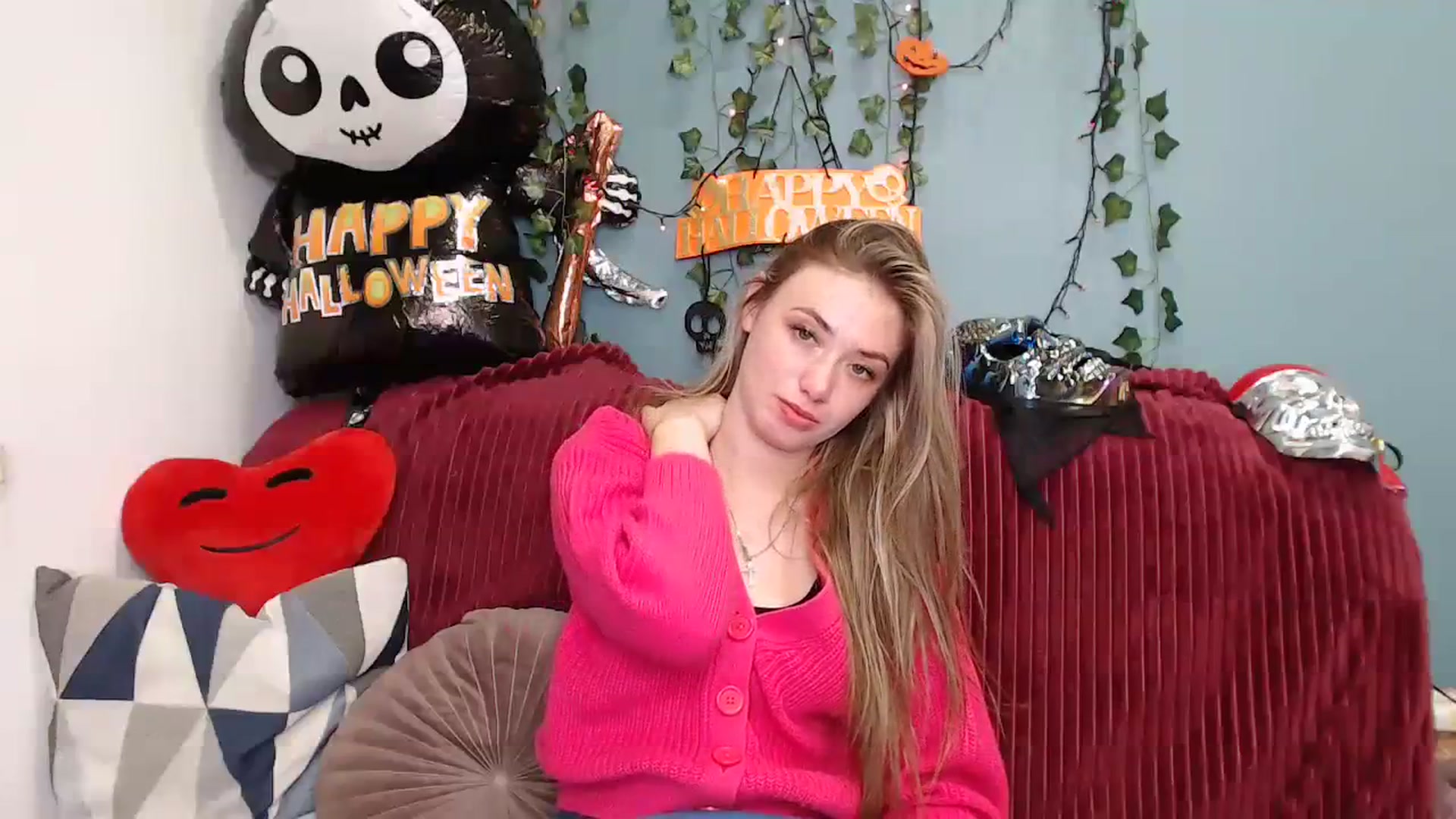 Gallery image thumbnail from Klorisse's myfreecams stream on, 10/19/2023, 16:57 image 10 of 20