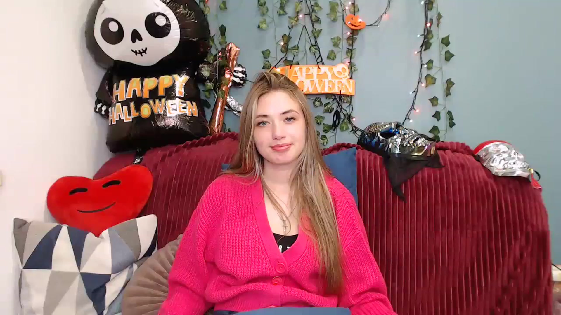 Gallery image thumbnail from Klorisse's myfreecams stream on, 10/19/2023, 16:57 image 9 of 20