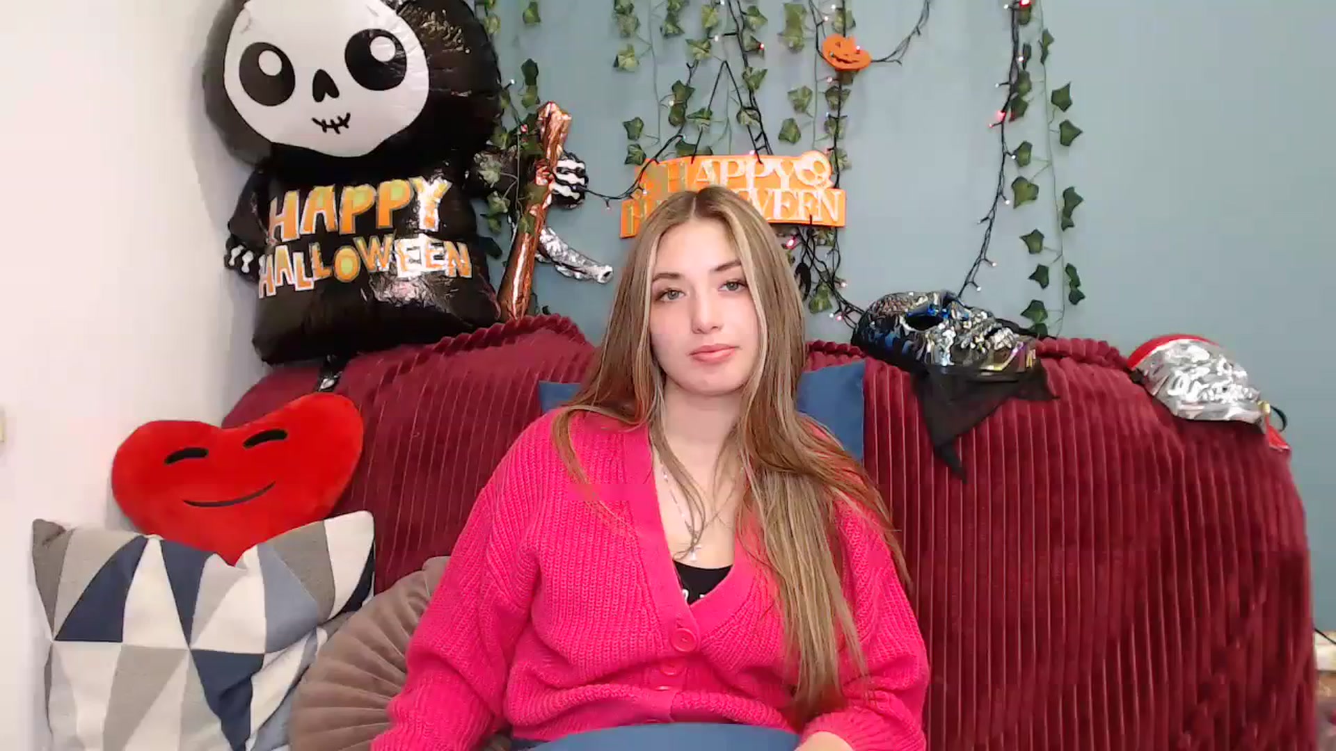 Gallery image thumbnail from Klorisse's myfreecams stream on, 10/19/2023, 16:57 image 5 of 20