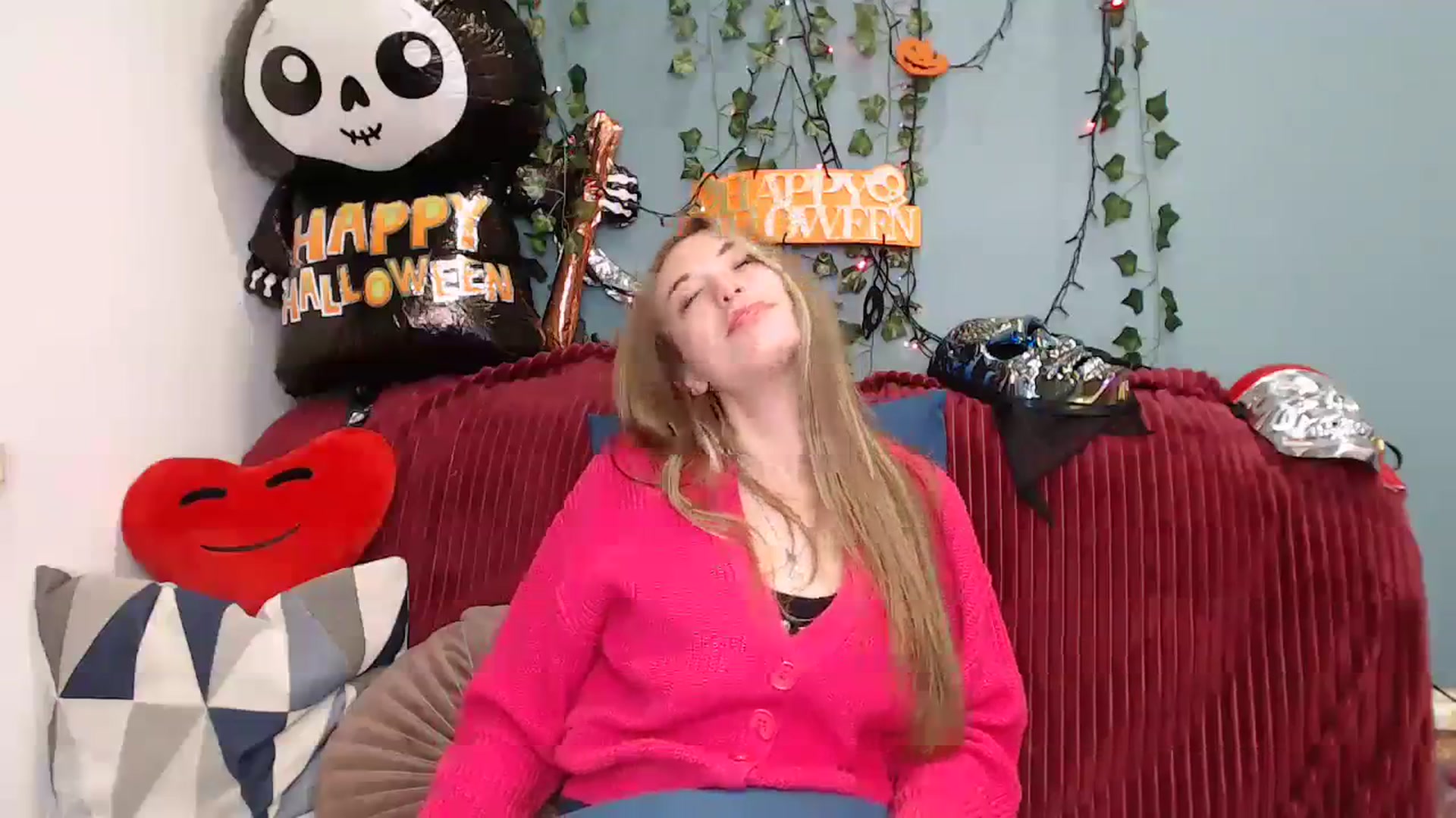 Gallery image thumbnail from Klorisse's myfreecams stream on, 10/19/2023, 16:57 image 4 of 20