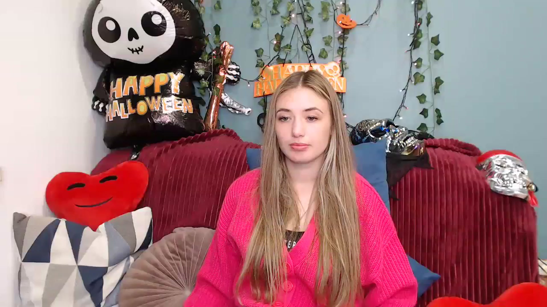 Gallery image thumbnail from Klorisse's myfreecams stream on, 10/19/2023, 16:57 image 19 of 20