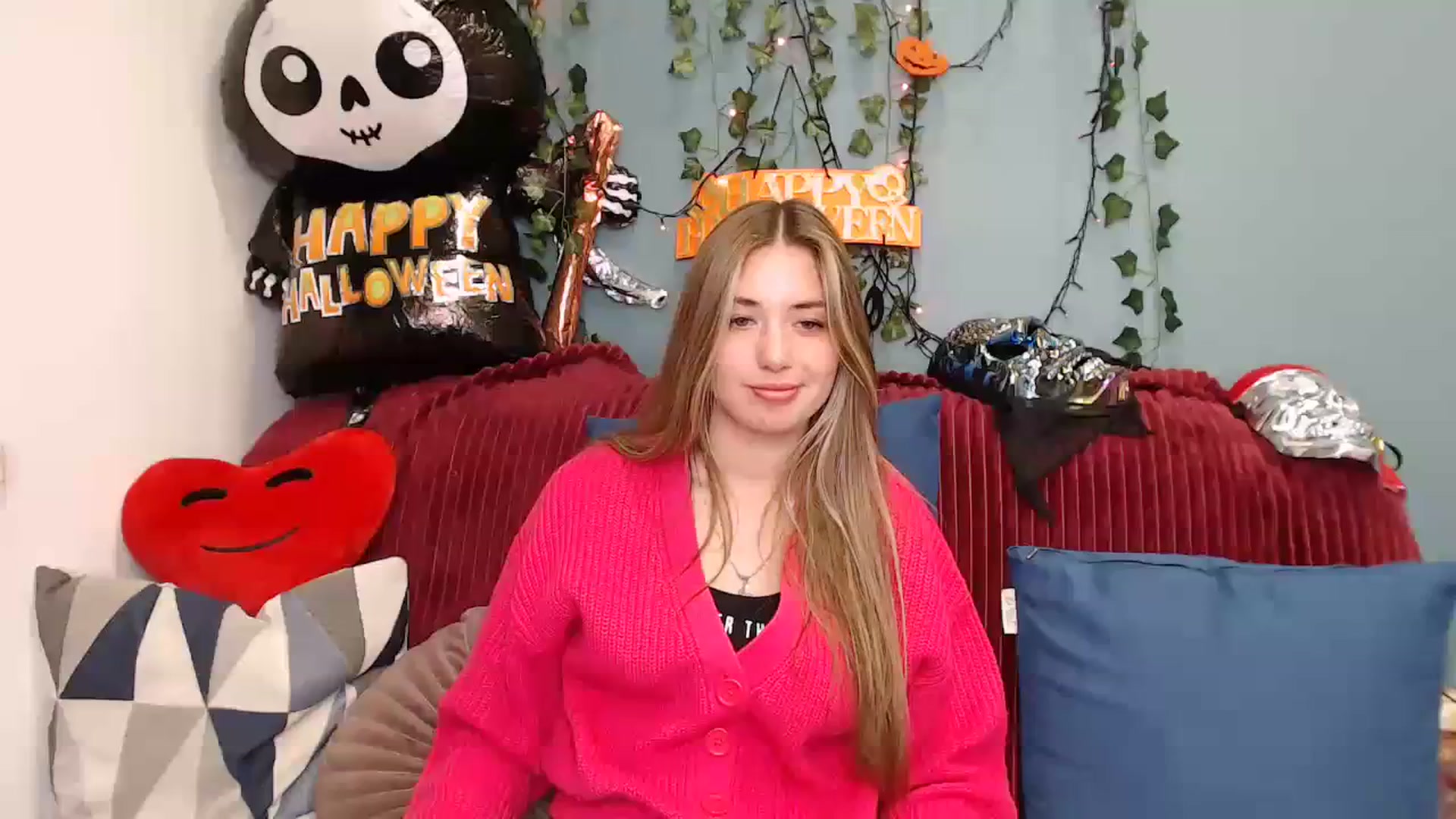 Gallery image thumbnail from Klorisse's myfreecams stream on, 10/19/2023, 16:57 image 1 of 20