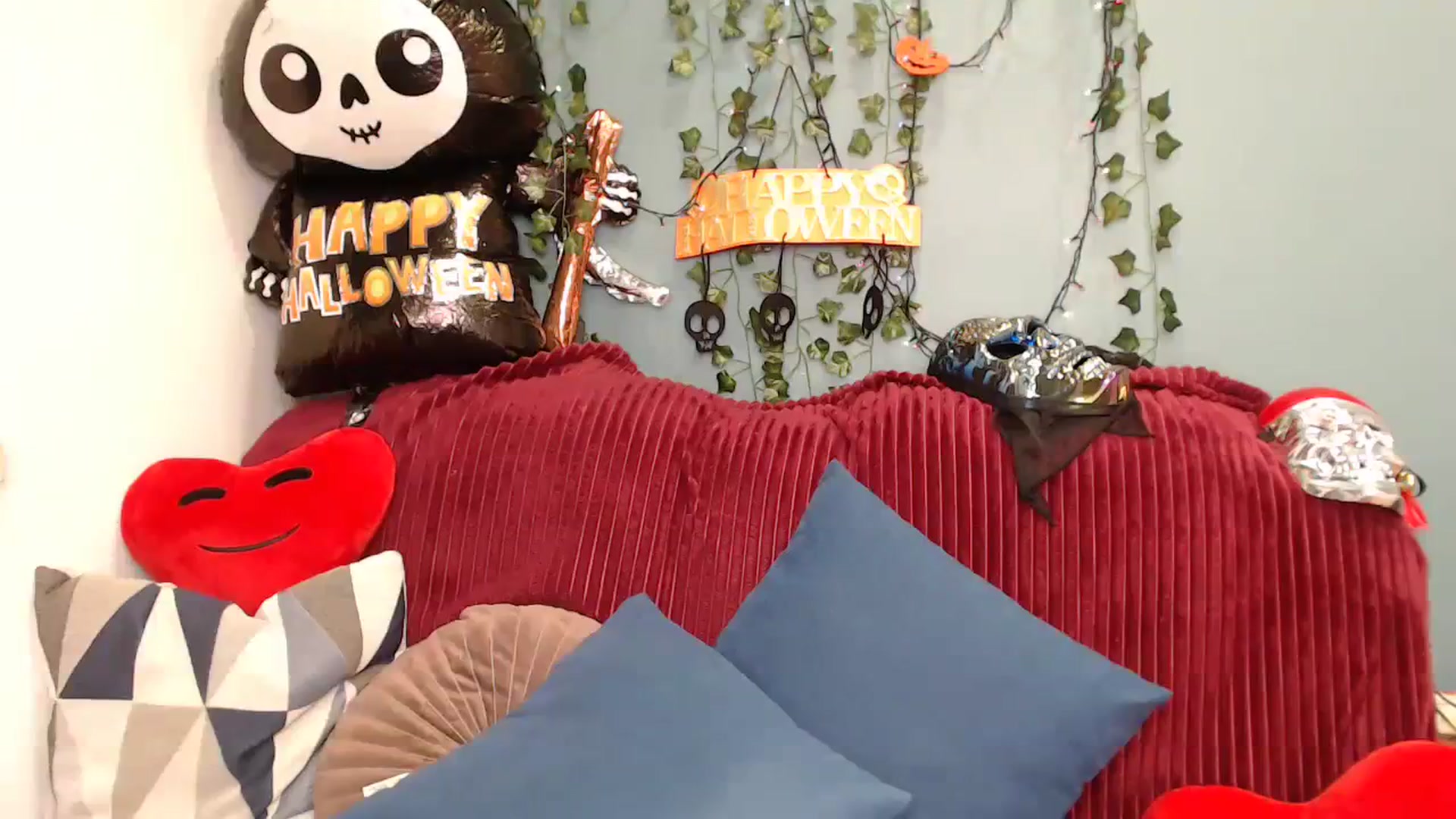 Gallery image thumbnail from Klorisse's myfreecams stream on, 10/19/2023, 16:57 image 17 of 20