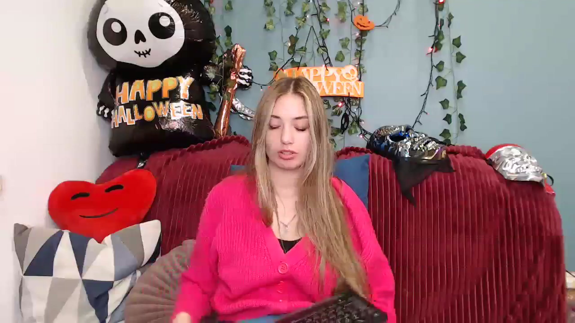 Gallery image thumbnail from Klorisse's myfreecams stream on, 10/19/2023, 16:57 image 3 of 20