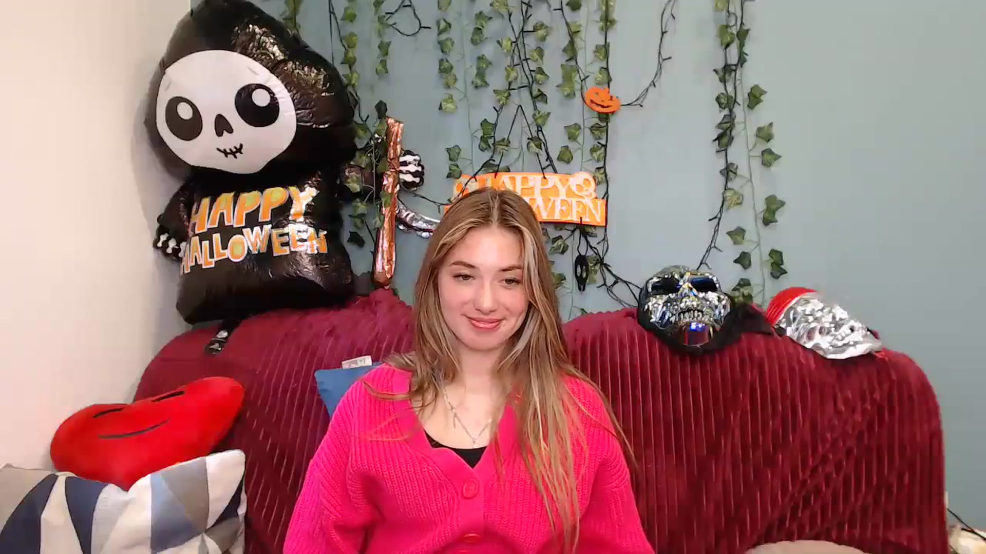 Gallery image thumbnail from Klorisse's myfreecams stream on, 10/20/2023, 09:34 image 19 of 20