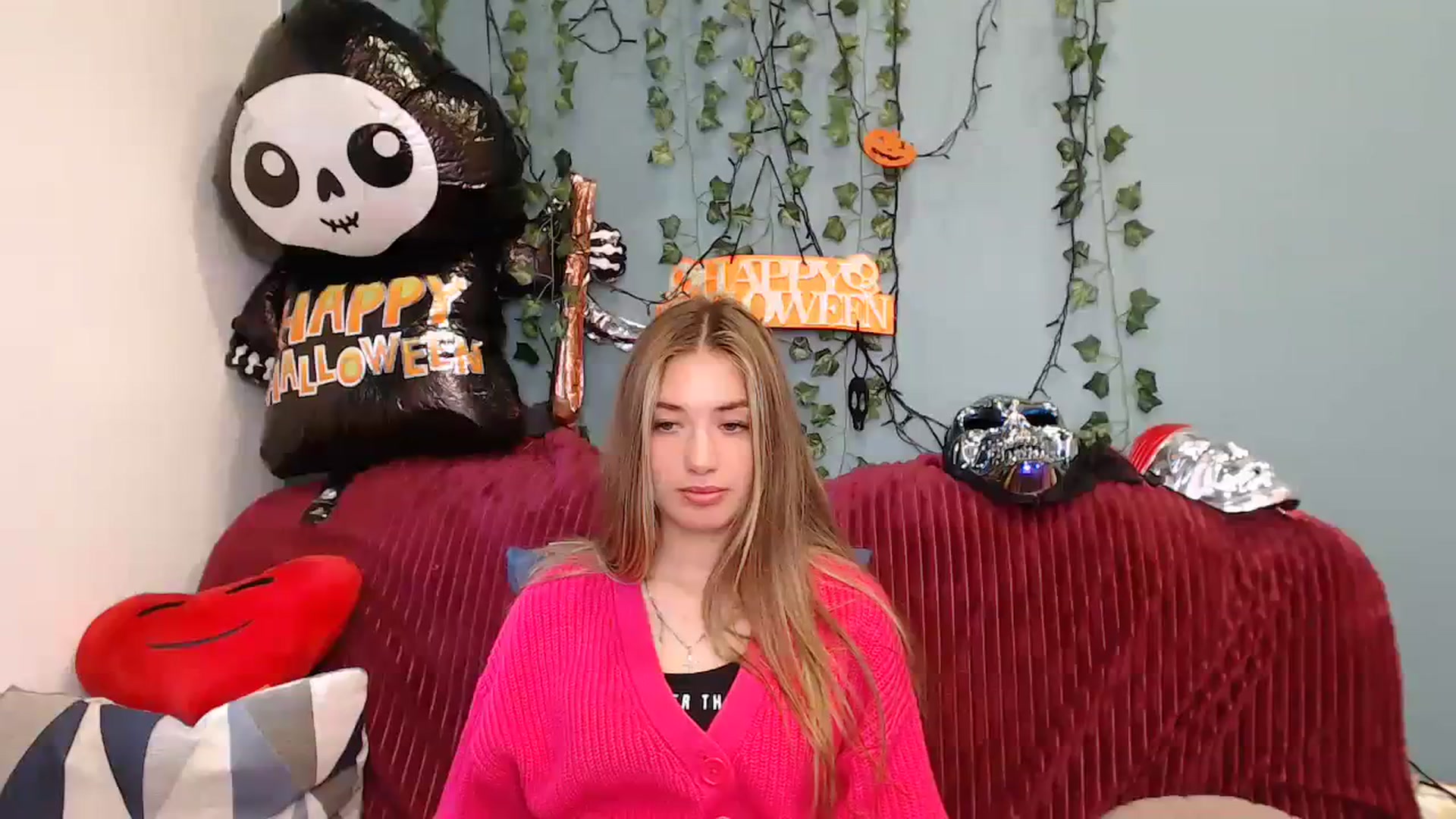 Gallery image thumbnail from Klorisse's myfreecams stream on, 10/20/2023, 09:34 image 6 of 20