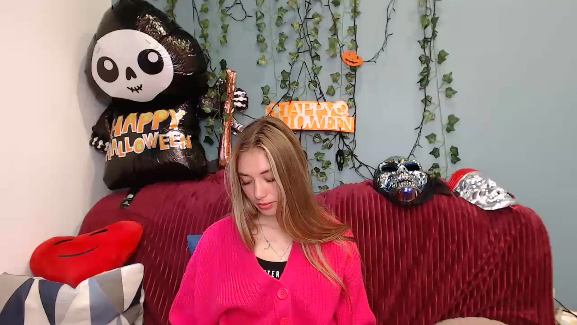 Gallery image thumbnail from Klorisse's myfreecams stream on, 10/20/2023, 09:34 image 16 of 20
