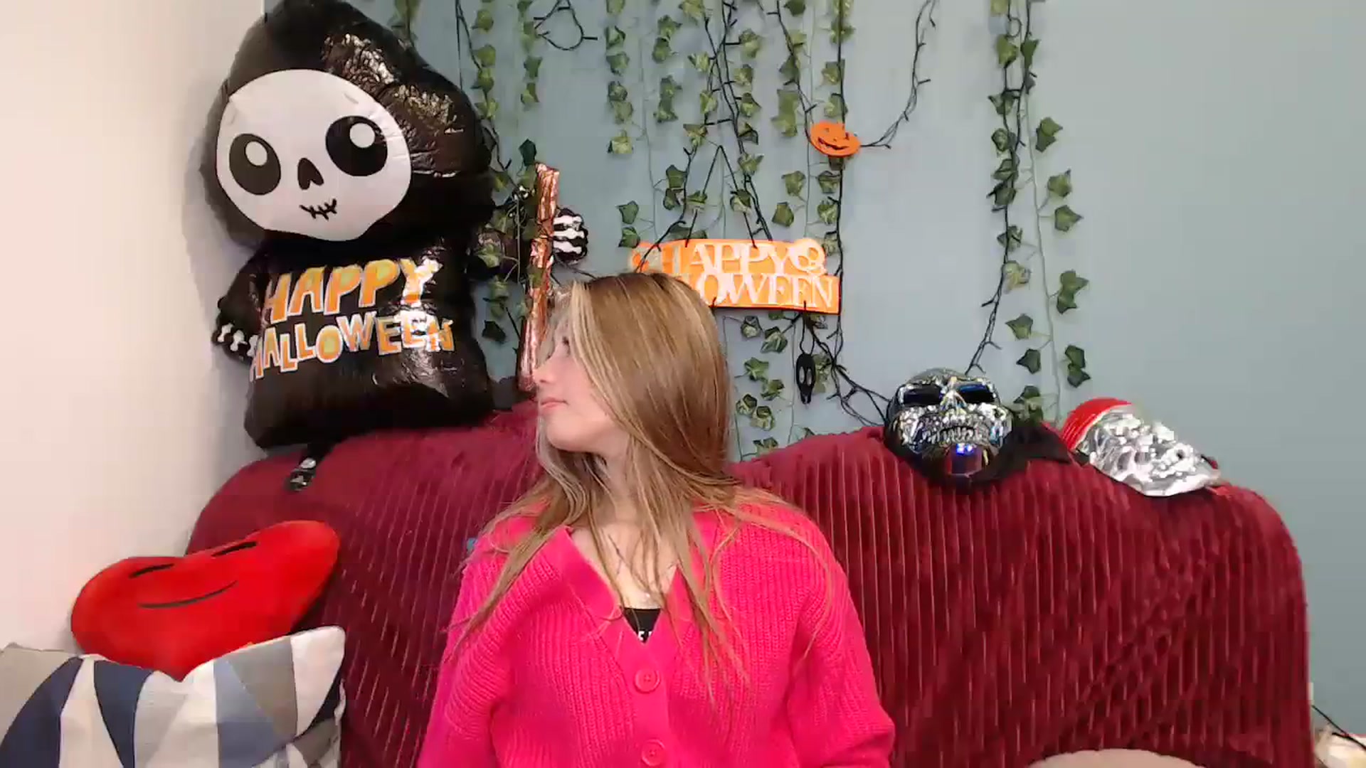 Gallery image thumbnail from Klorisse's myfreecams stream on, 10/20/2023, 09:34 image 14 of 20