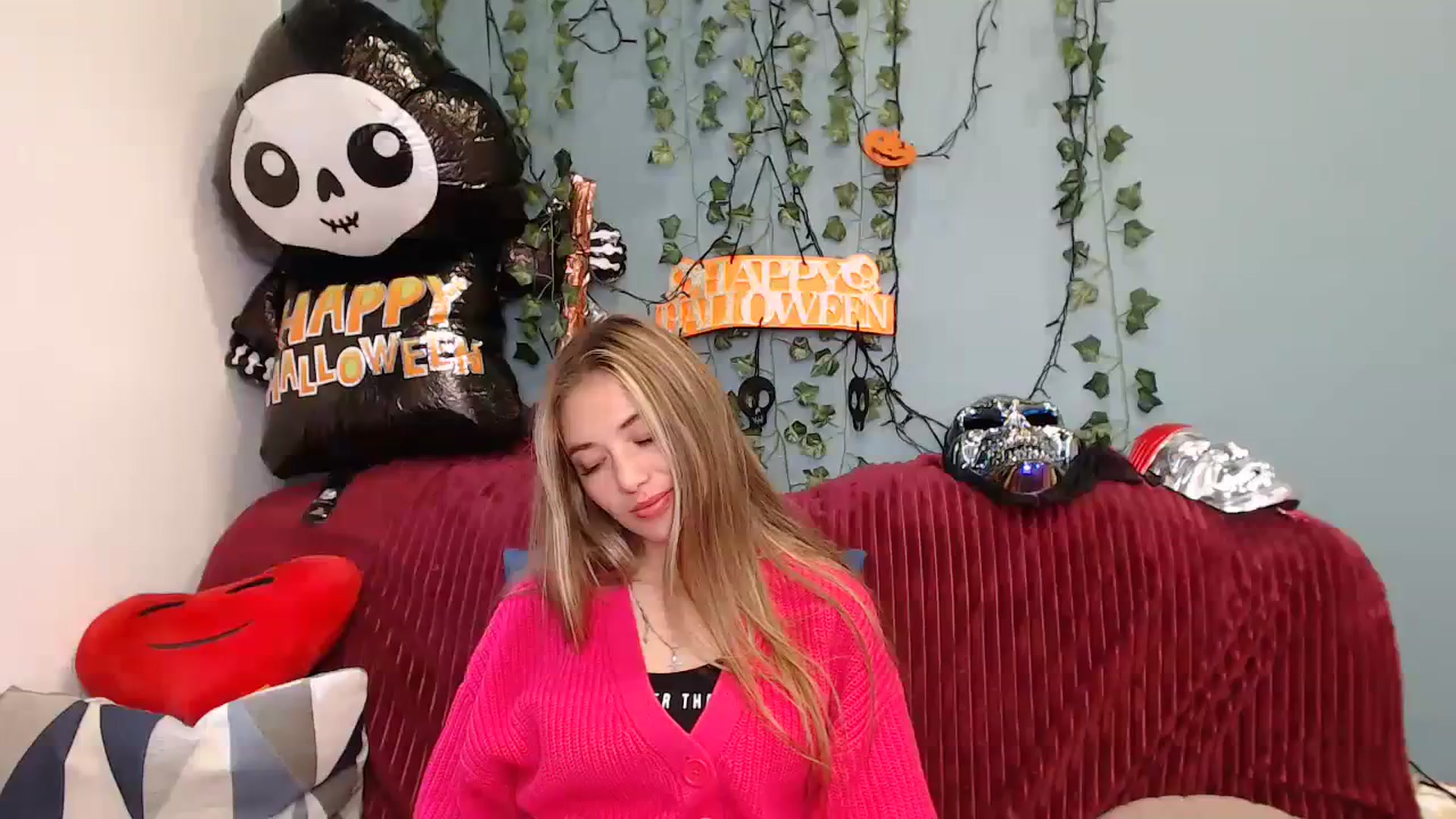 Gallery image thumbnail from Klorisse's myfreecams stream on, 10/20/2023, 09:34 image 7 of 20