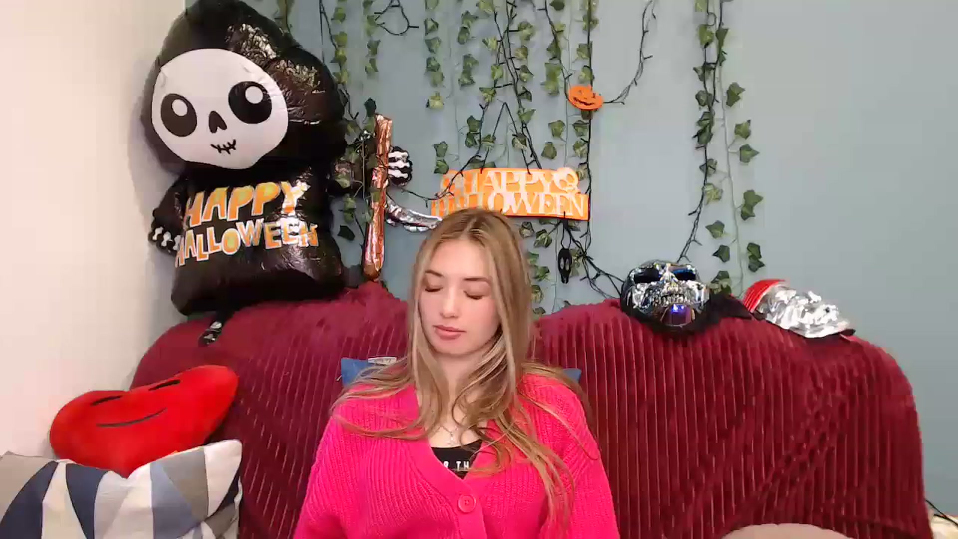 Gallery image thumbnail from Klorisse's myfreecams stream on, 10/20/2023, 09:34 image 9 of 20