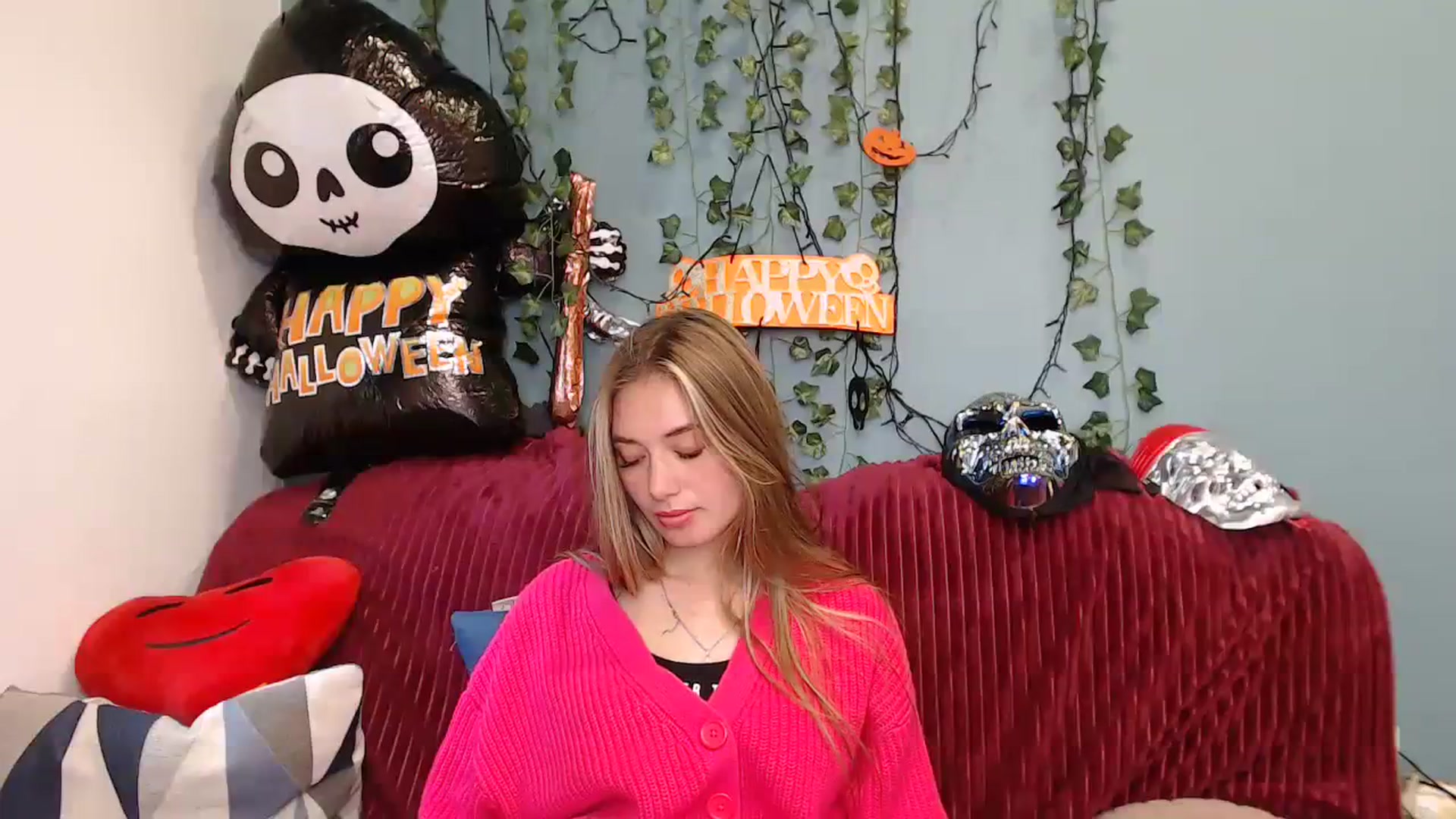 Gallery image thumbnail from Klorisse's myfreecams stream on, 10/20/2023, 09:34 image 18 of 20