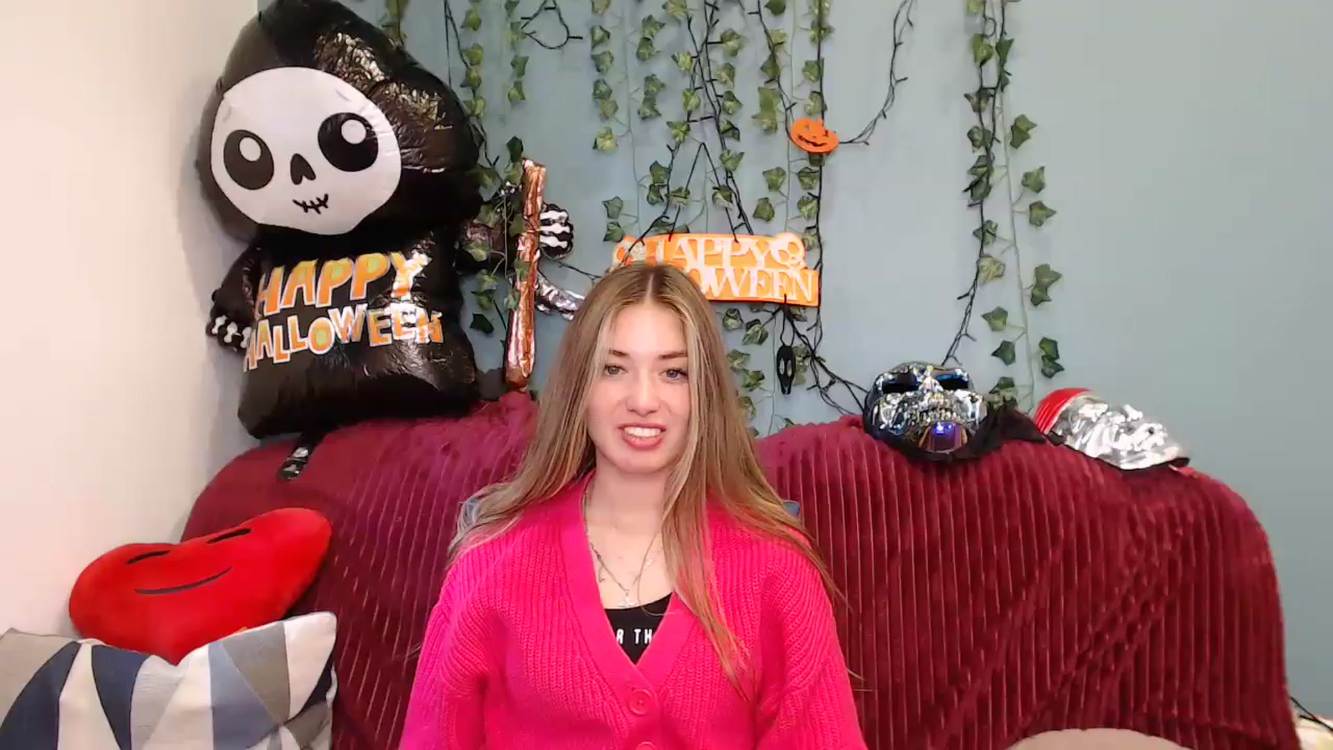 Gallery image thumbnail from Klorisse's myfreecams stream on, 10/20/2023, 09:34 image 4 of 20