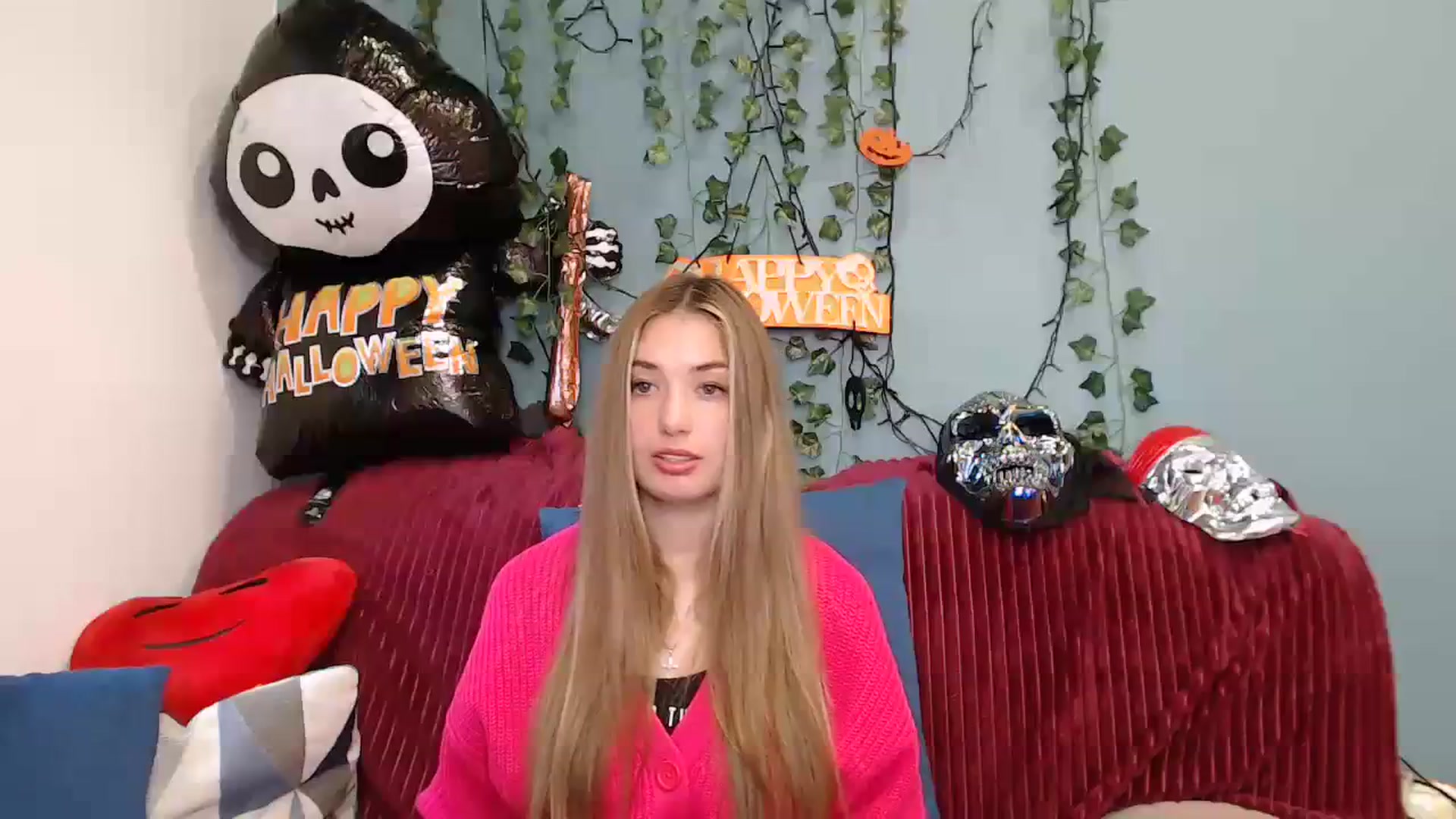 Gallery image thumbnail from Klorisse's myfreecams stream on, 10/20/2023, 11:00 image 4 of 20